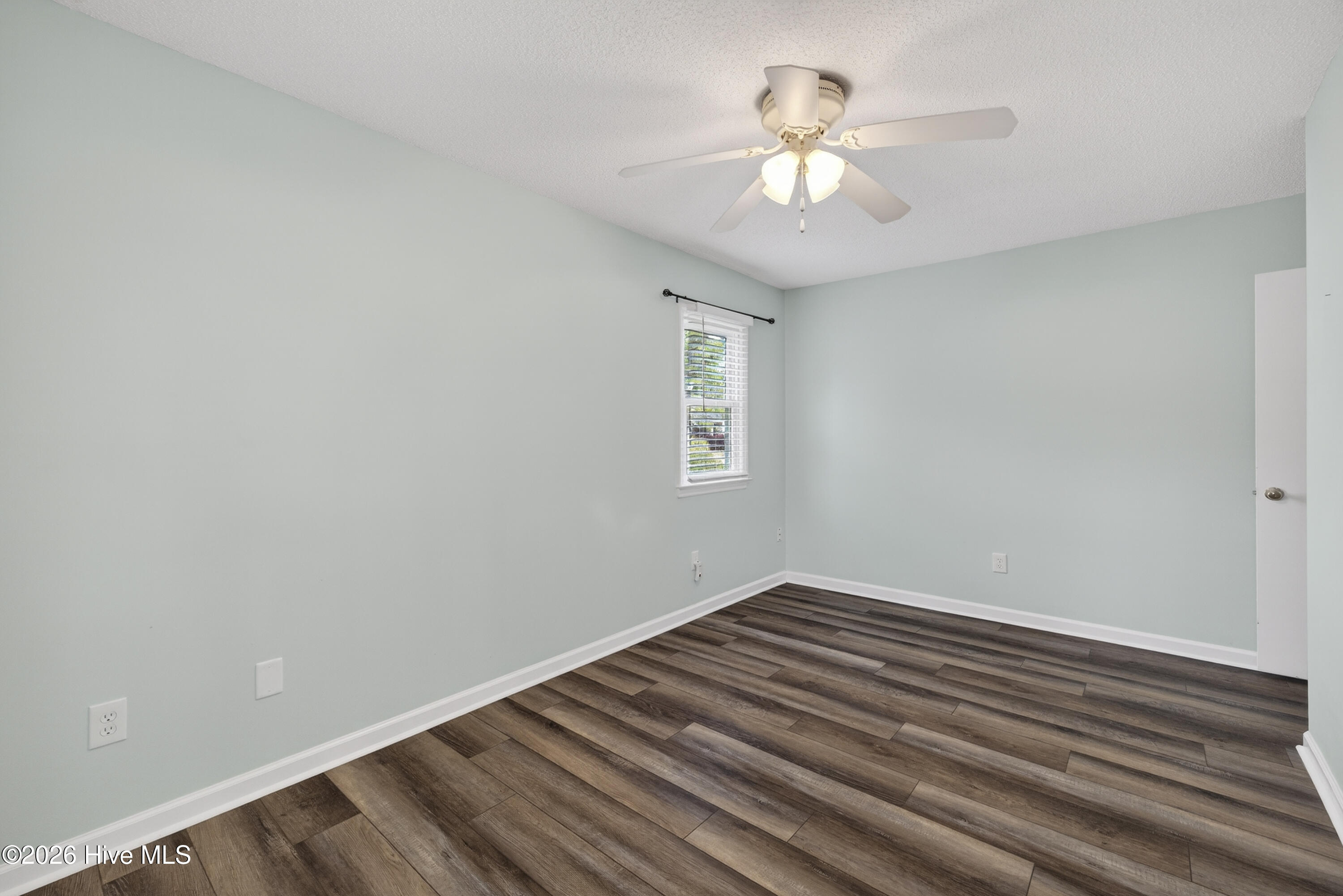 100563145 | Photo 18