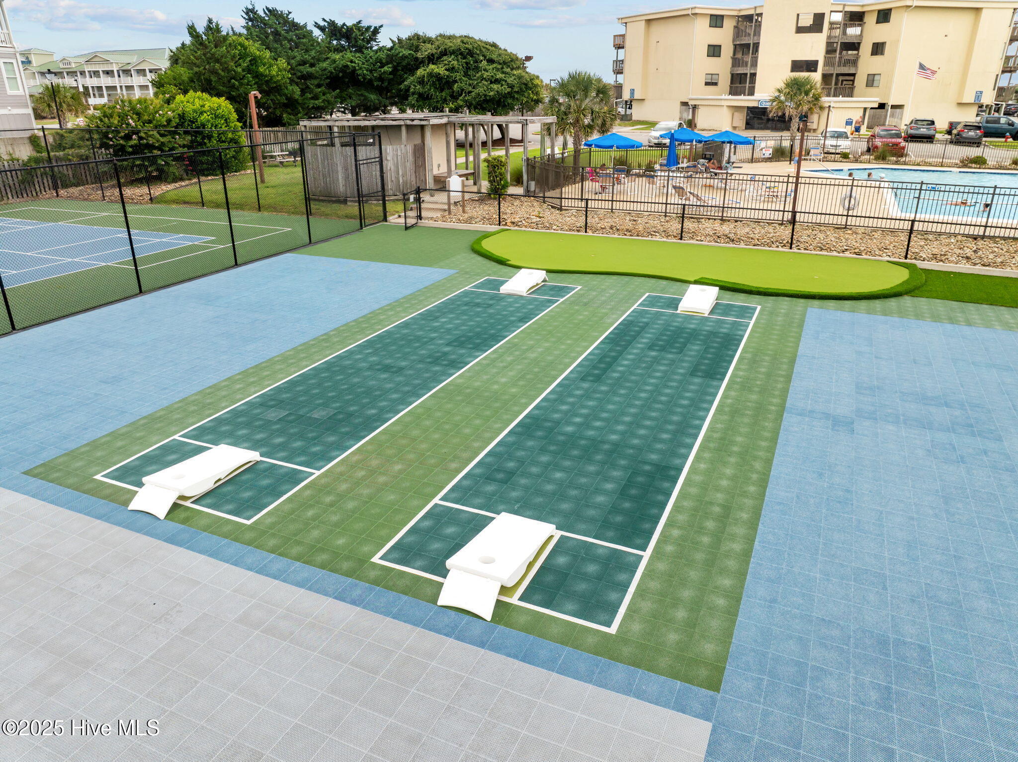 100520970 | Photo 42