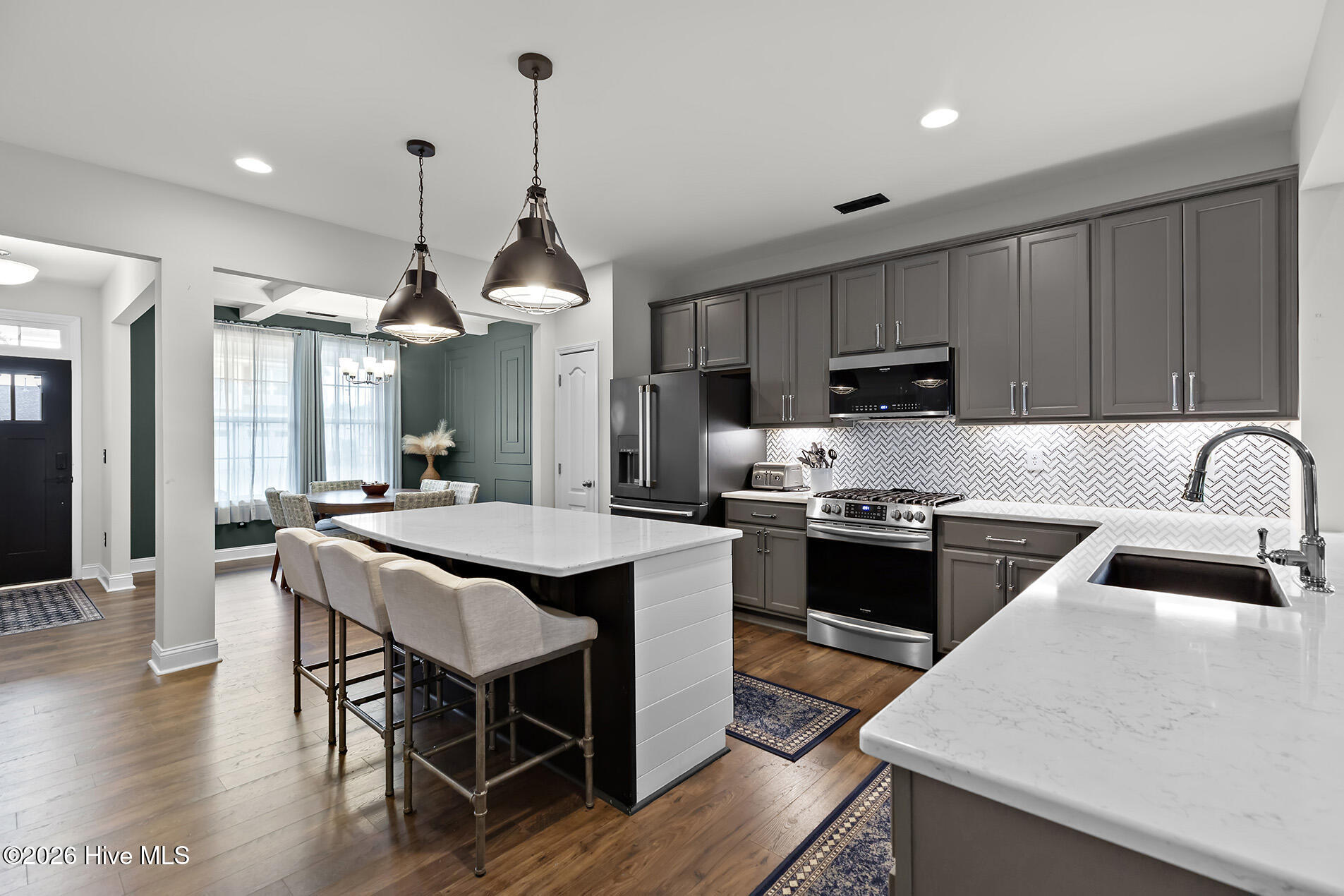 100549567 | Photo 10