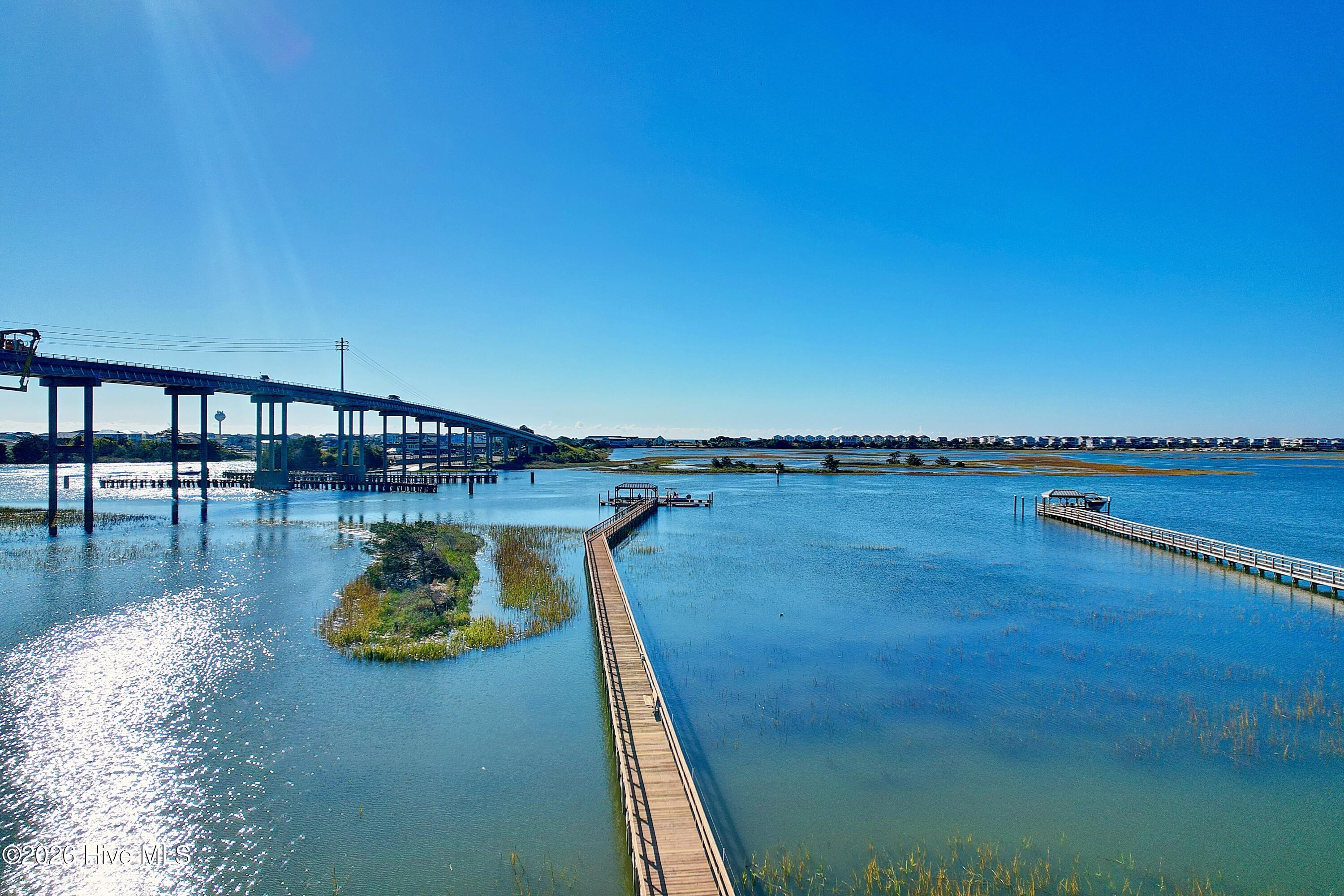 100558702 | Photo 75