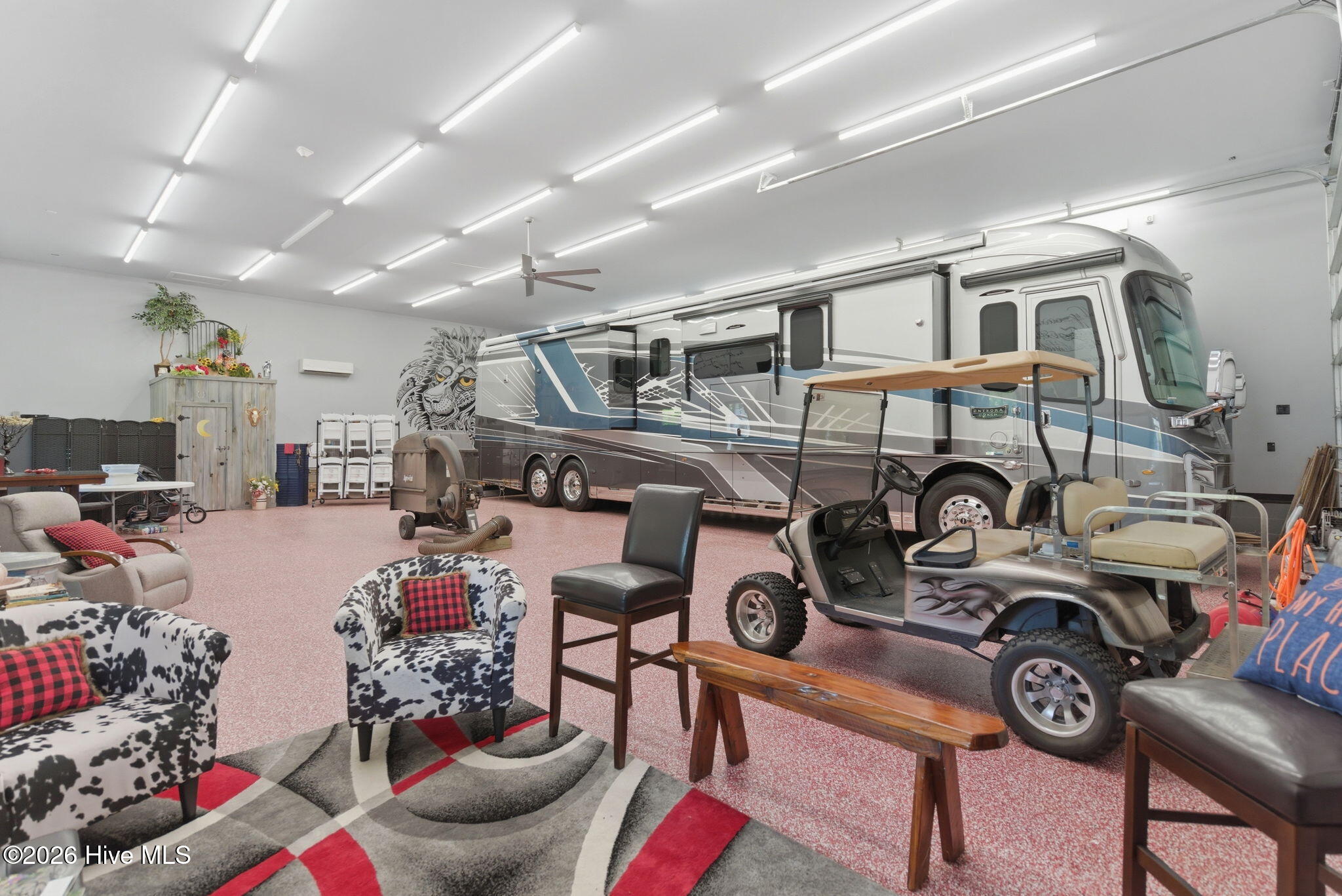 100570615 | Photo 61