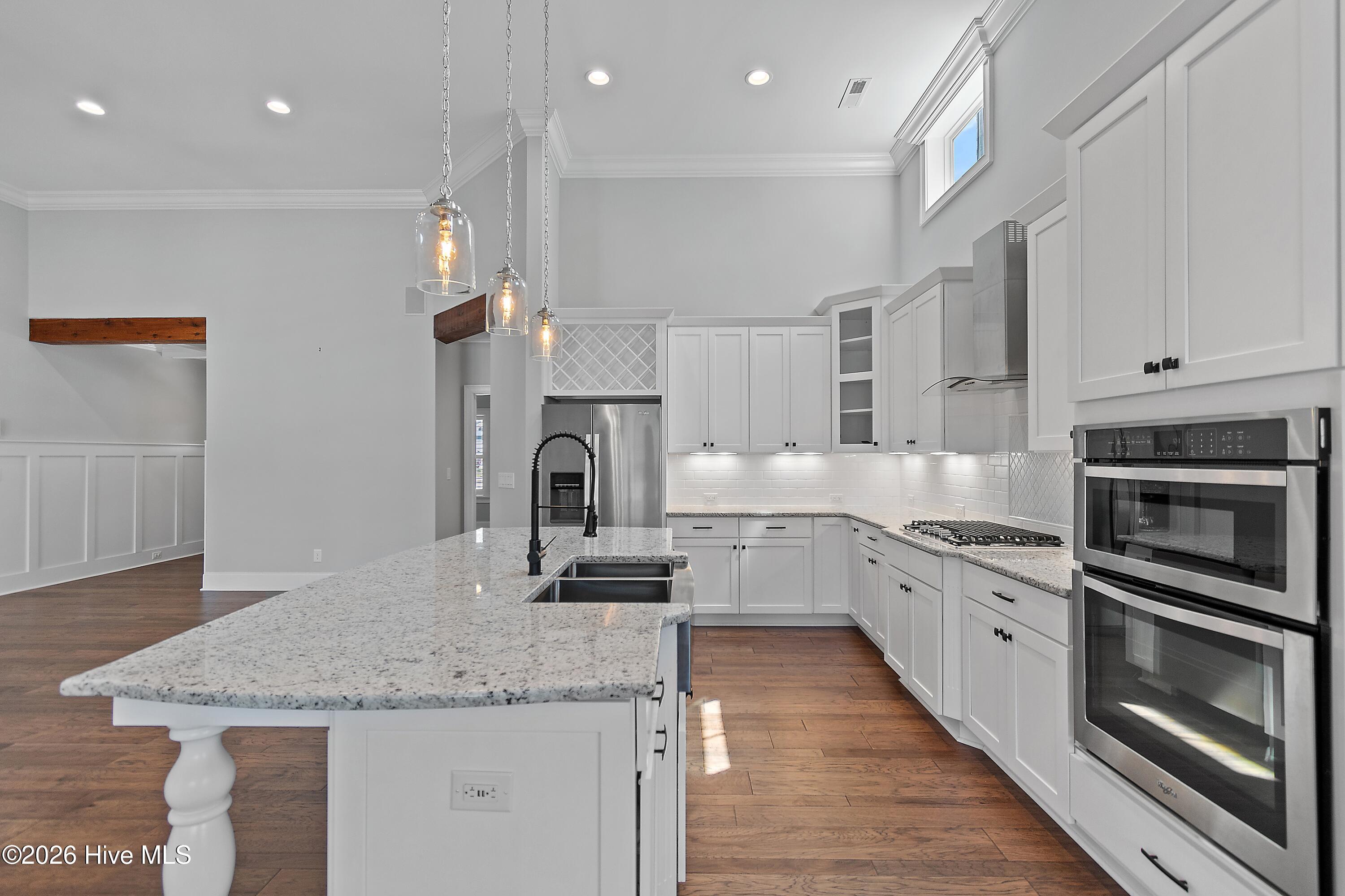 100564386 | Photo 27