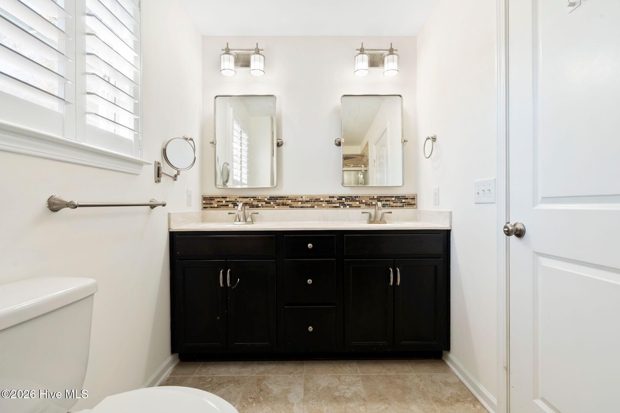 100564909 | Photo 31