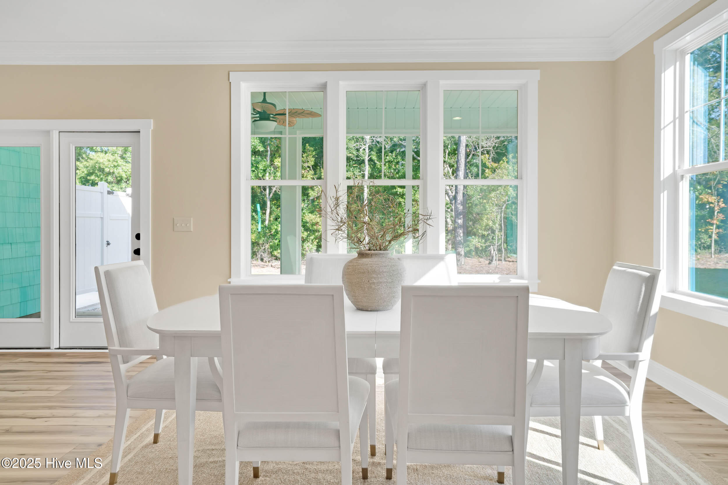 100460470 | Photo 27