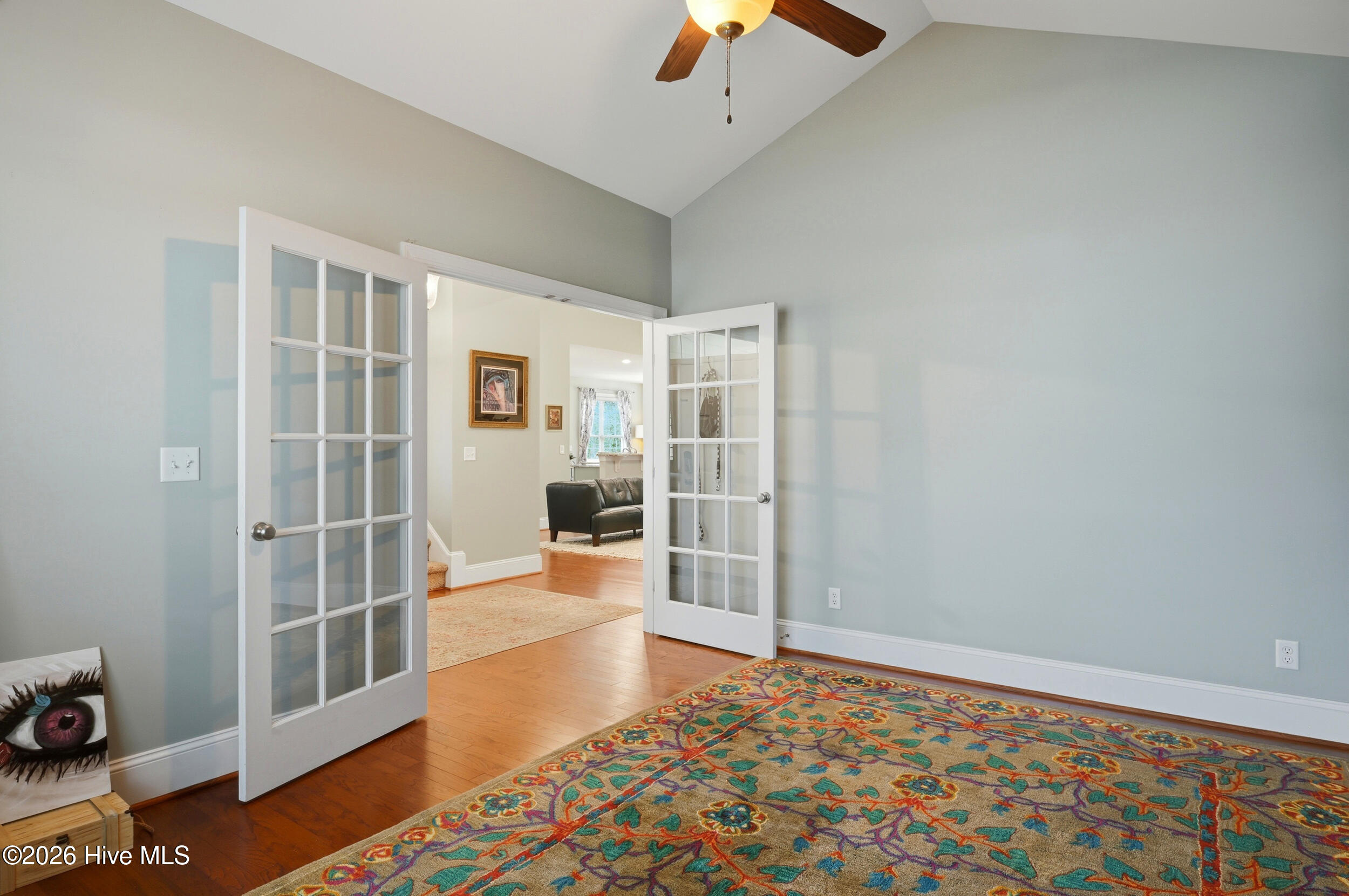 100563166 | Photo 34