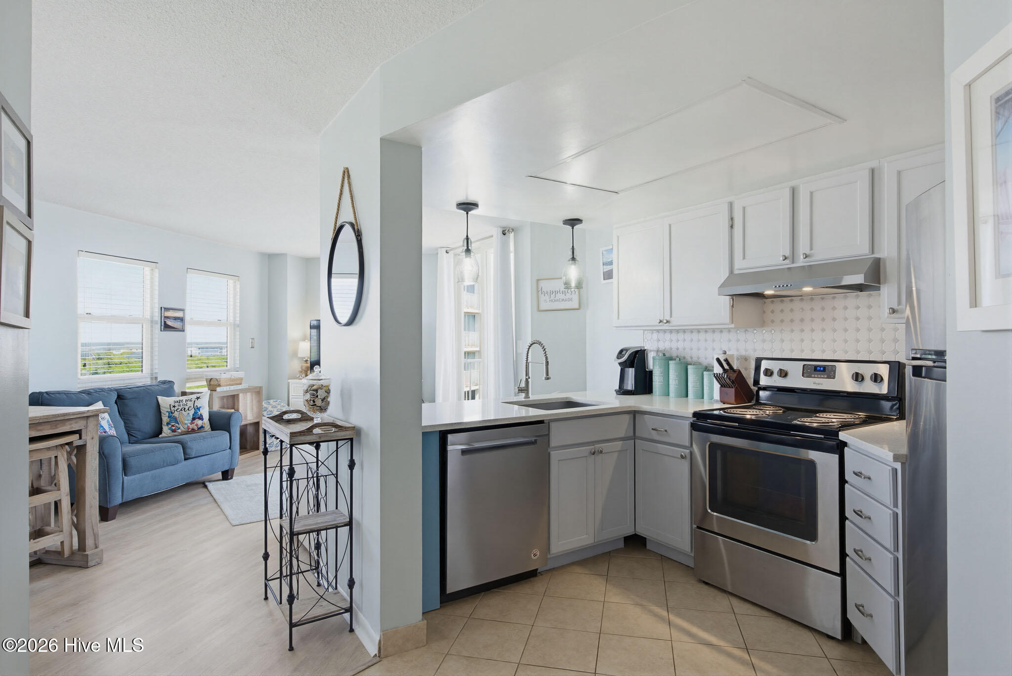 100569800 | Photo 12