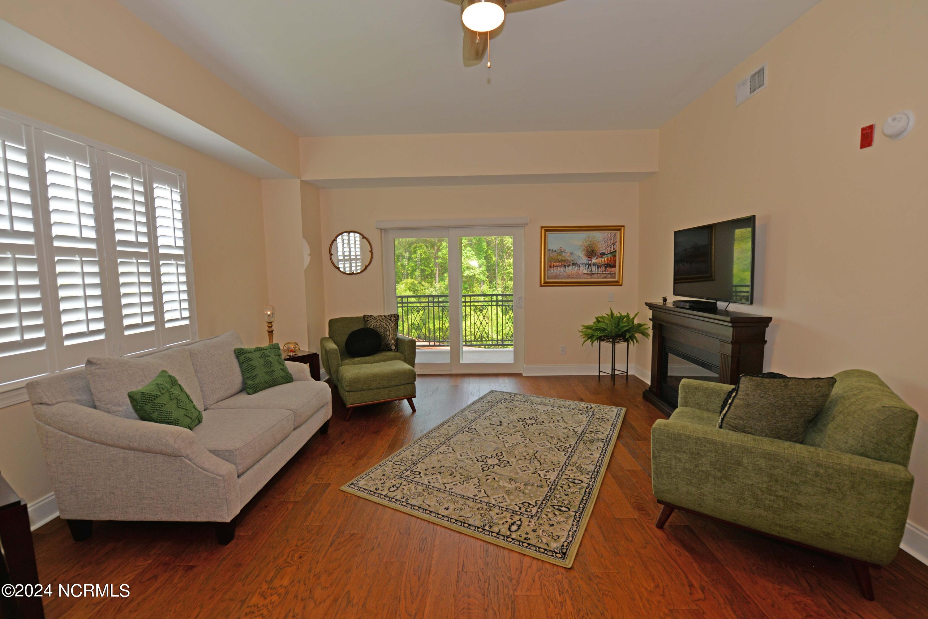 100443482 | Photo 10