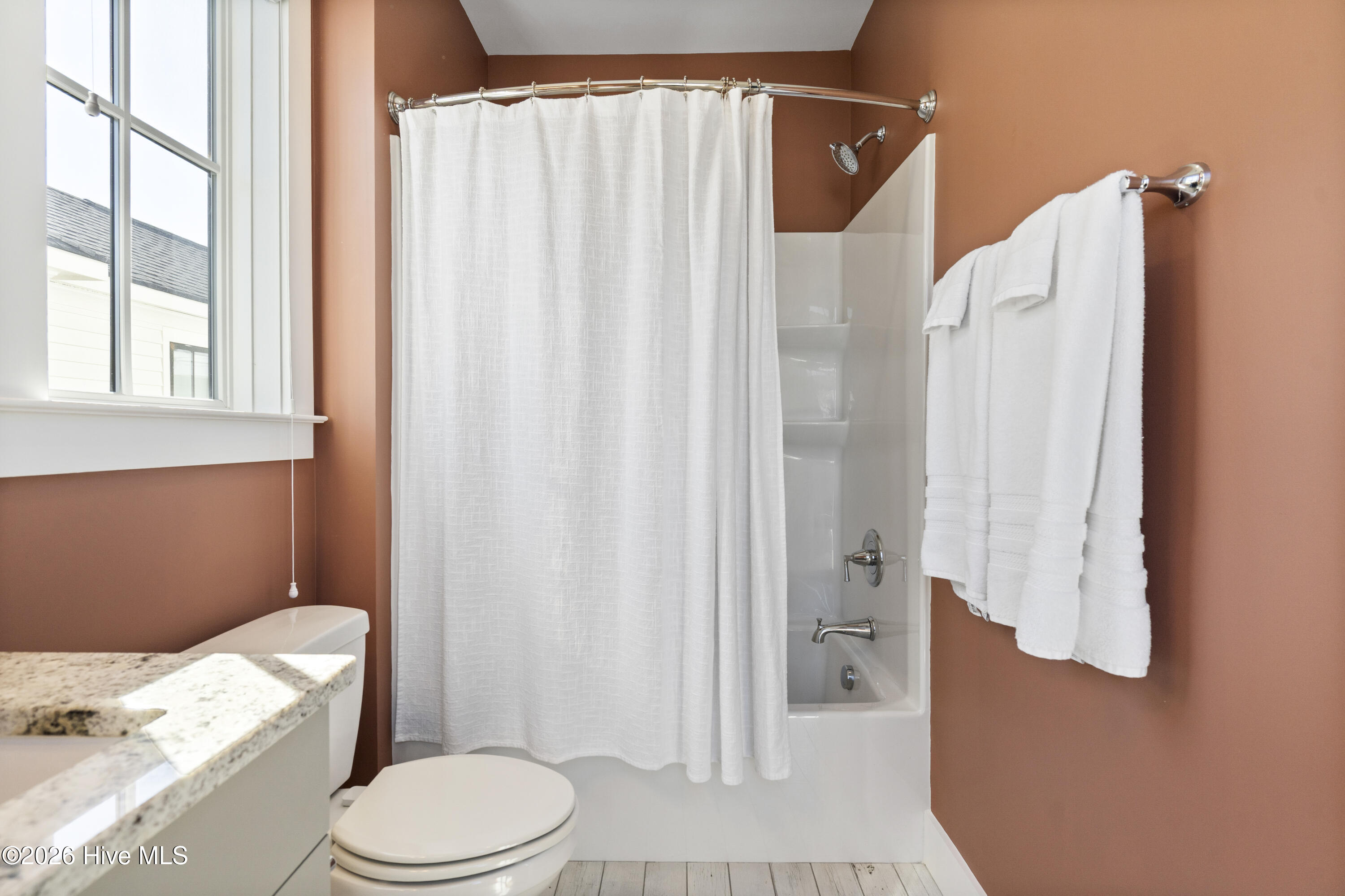 100554242 | Photo 30