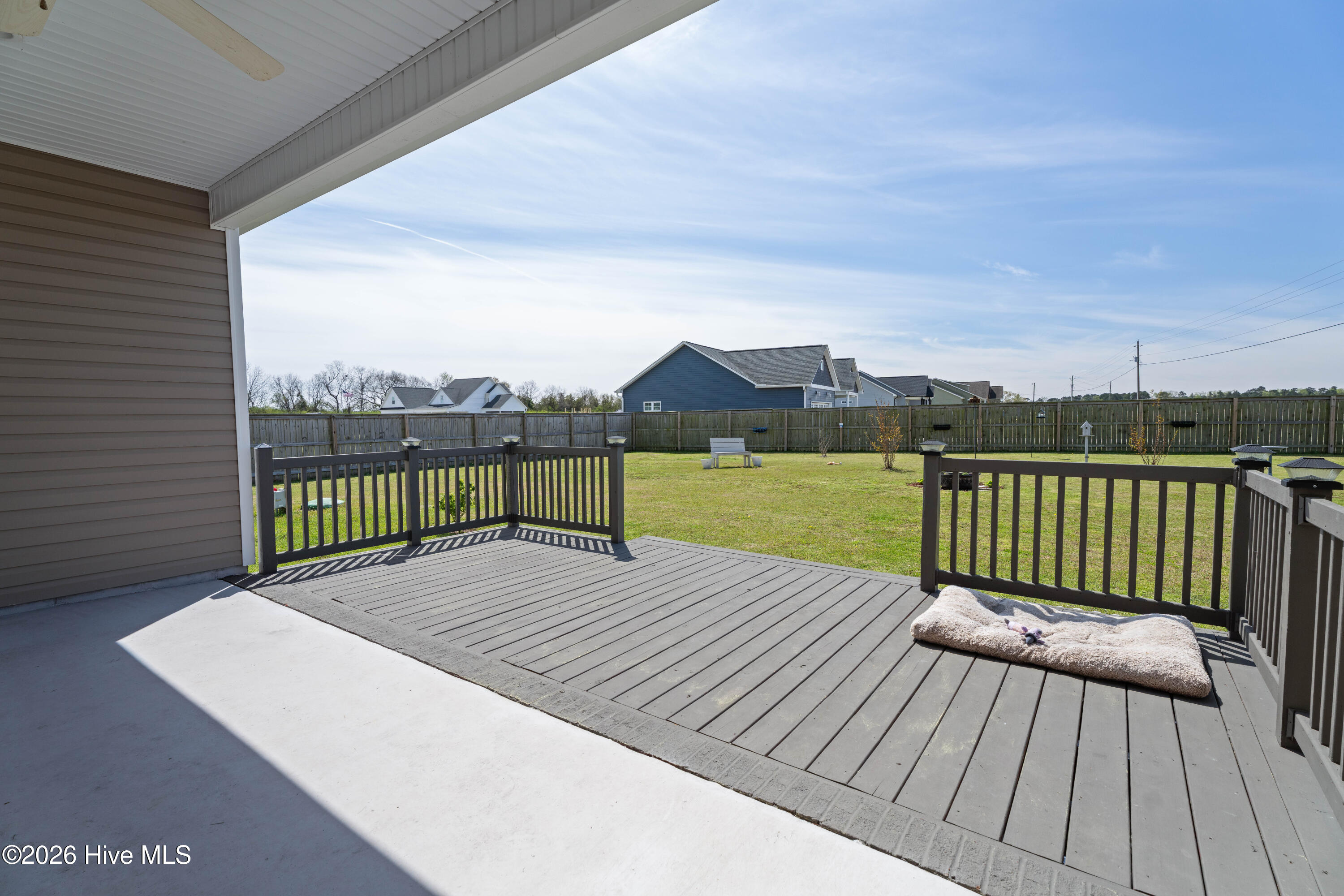 100563882 | Photo 28