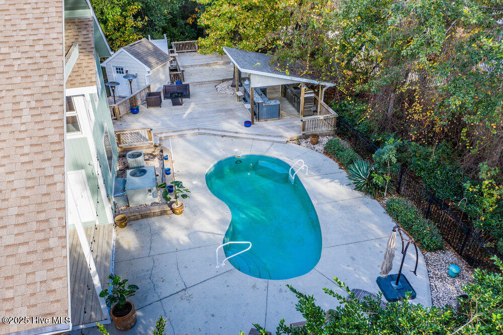 100542503 | Photo 57