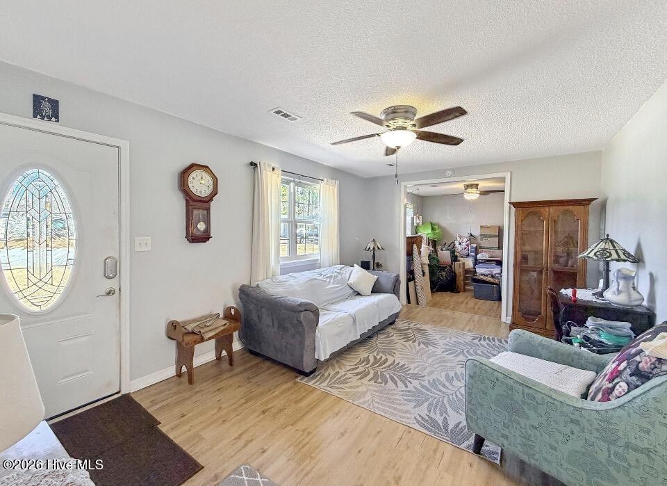 100549089 | Photo 21