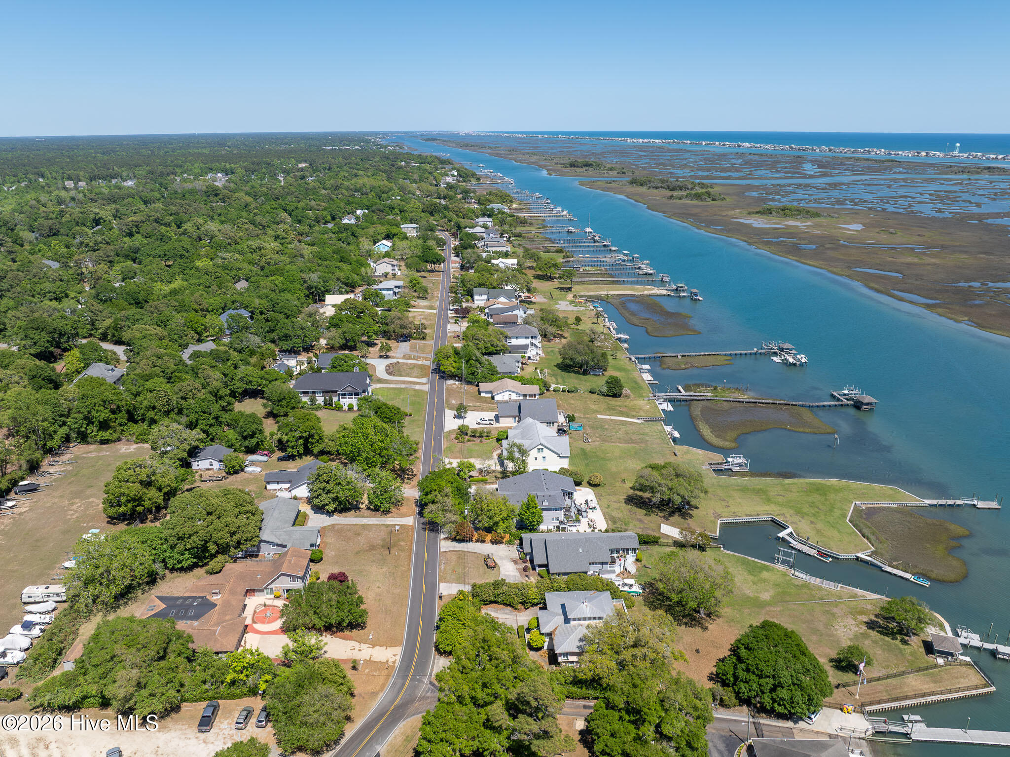 100568983 | Photo 87