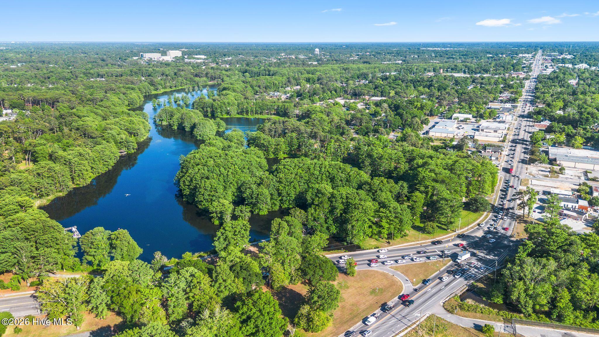 100570327 | Photo 81