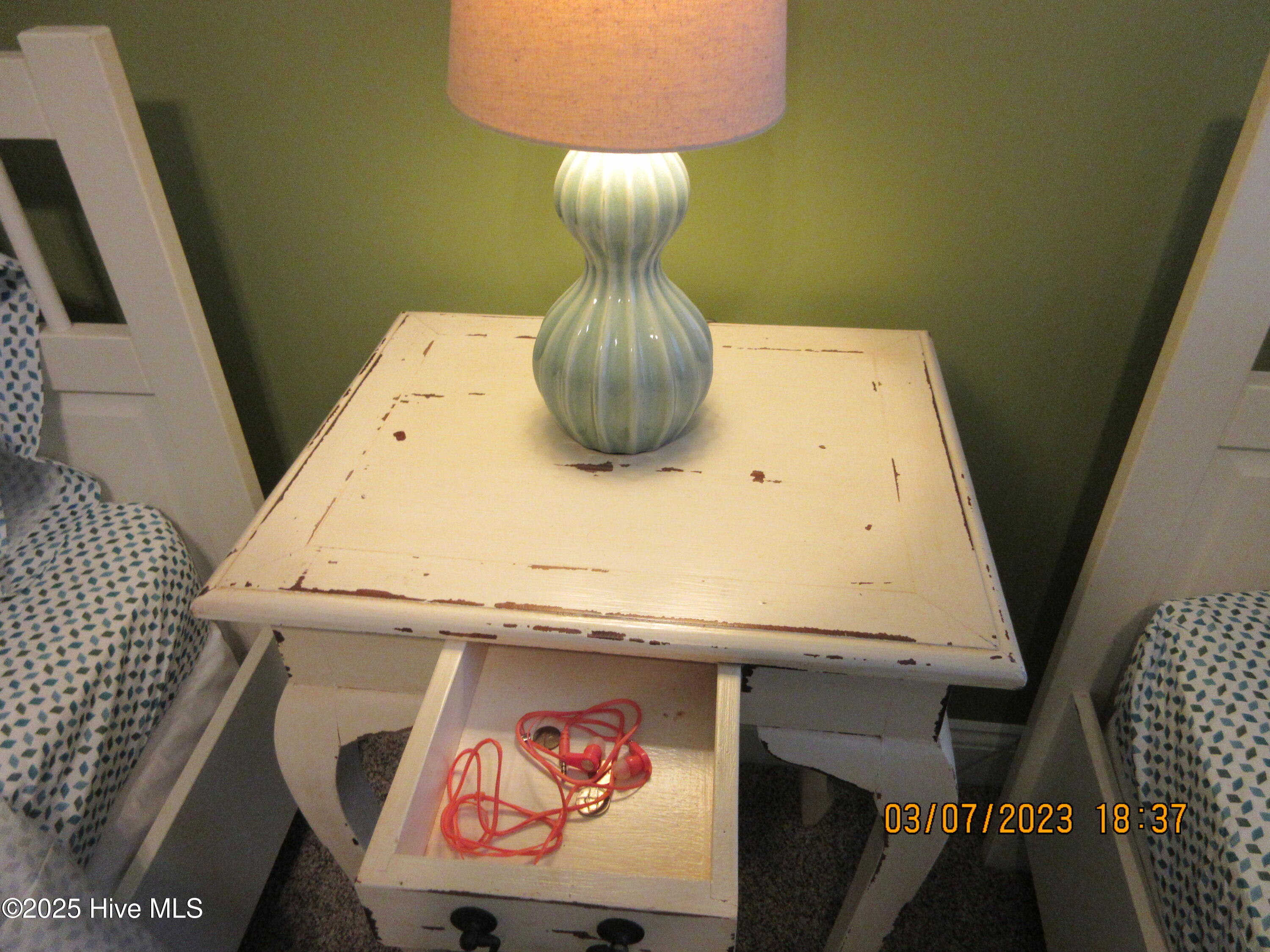 100525203 | Photo 25