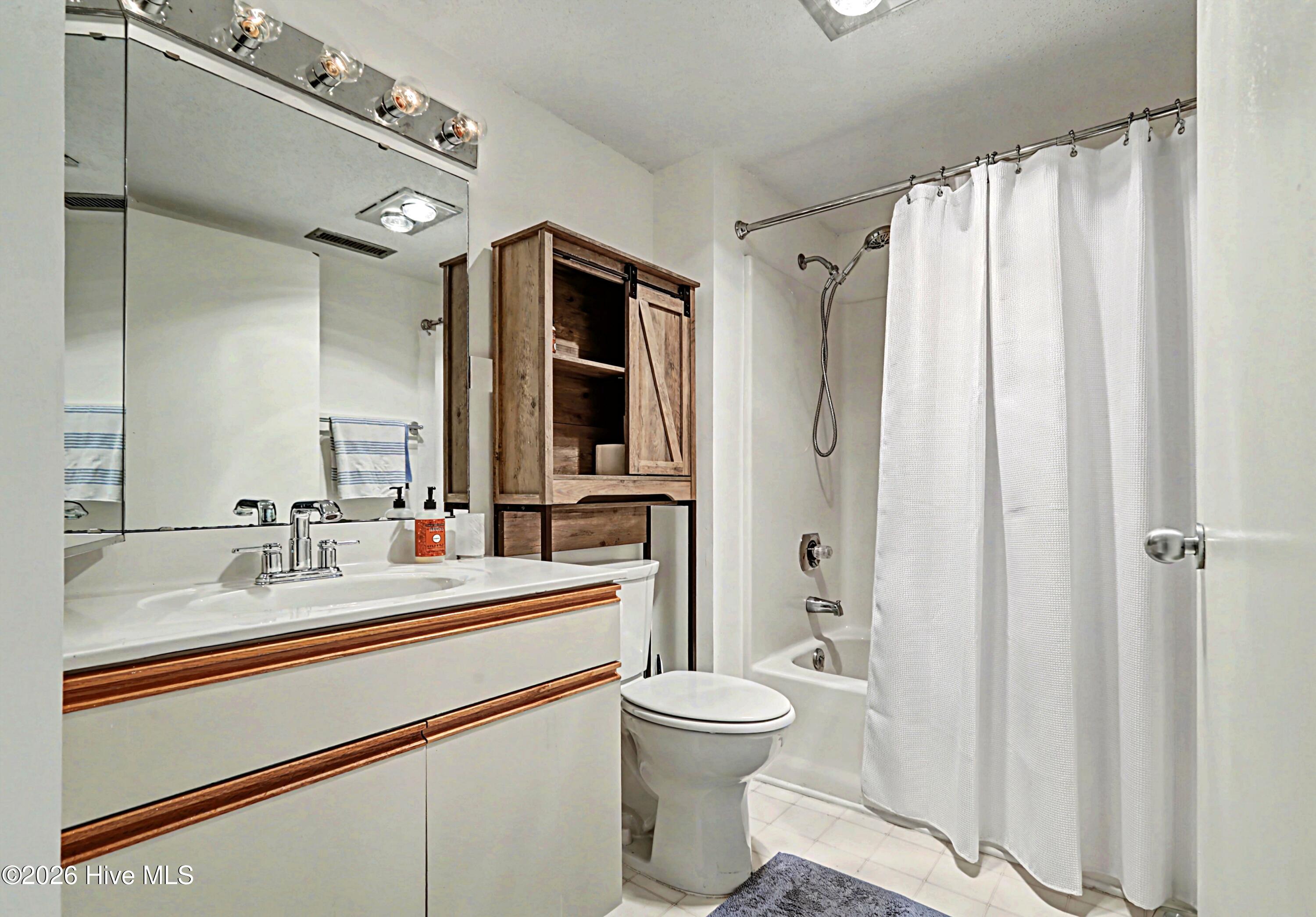 100553019 | Photo 18