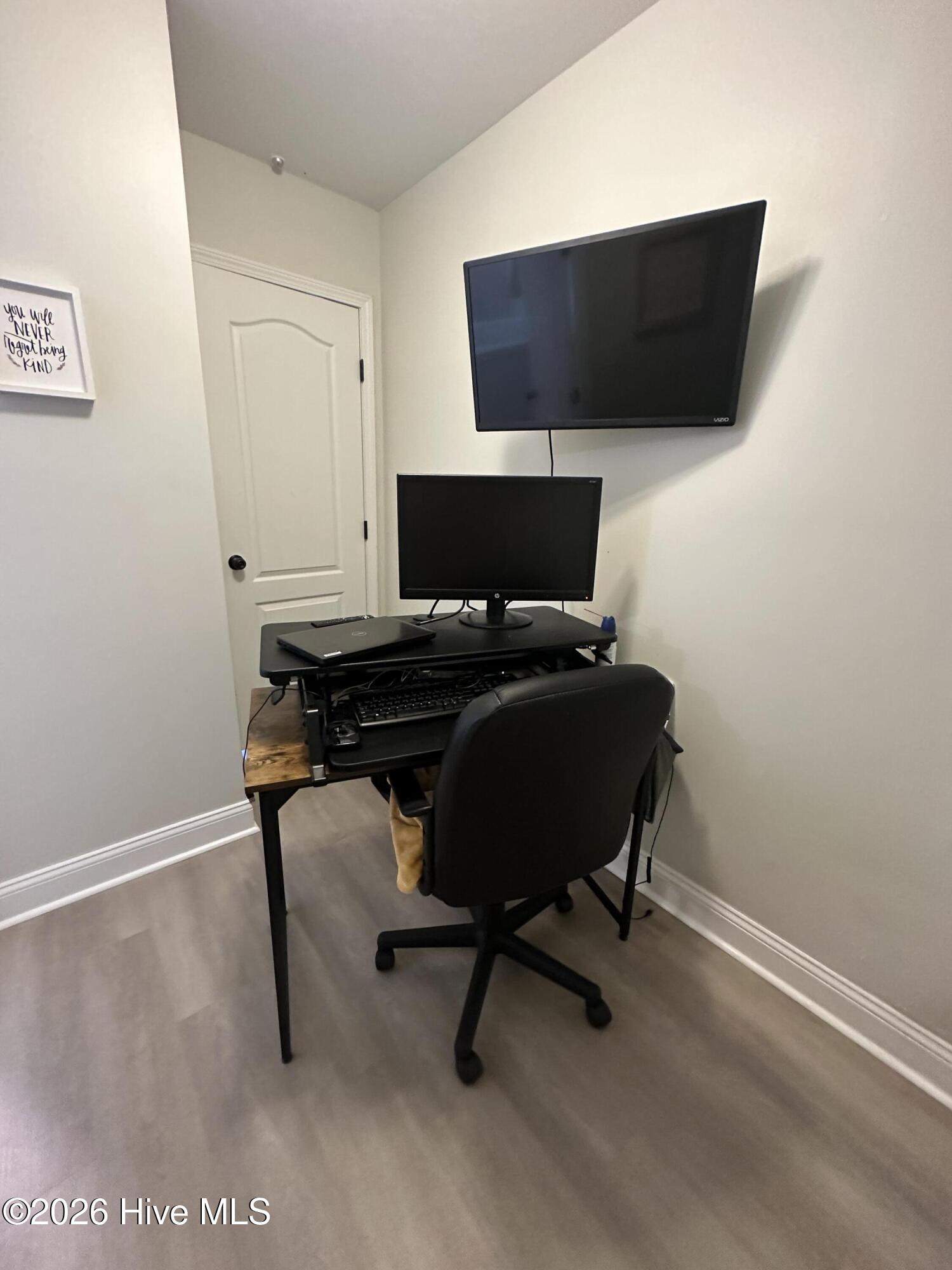 100563138 | Photo 19