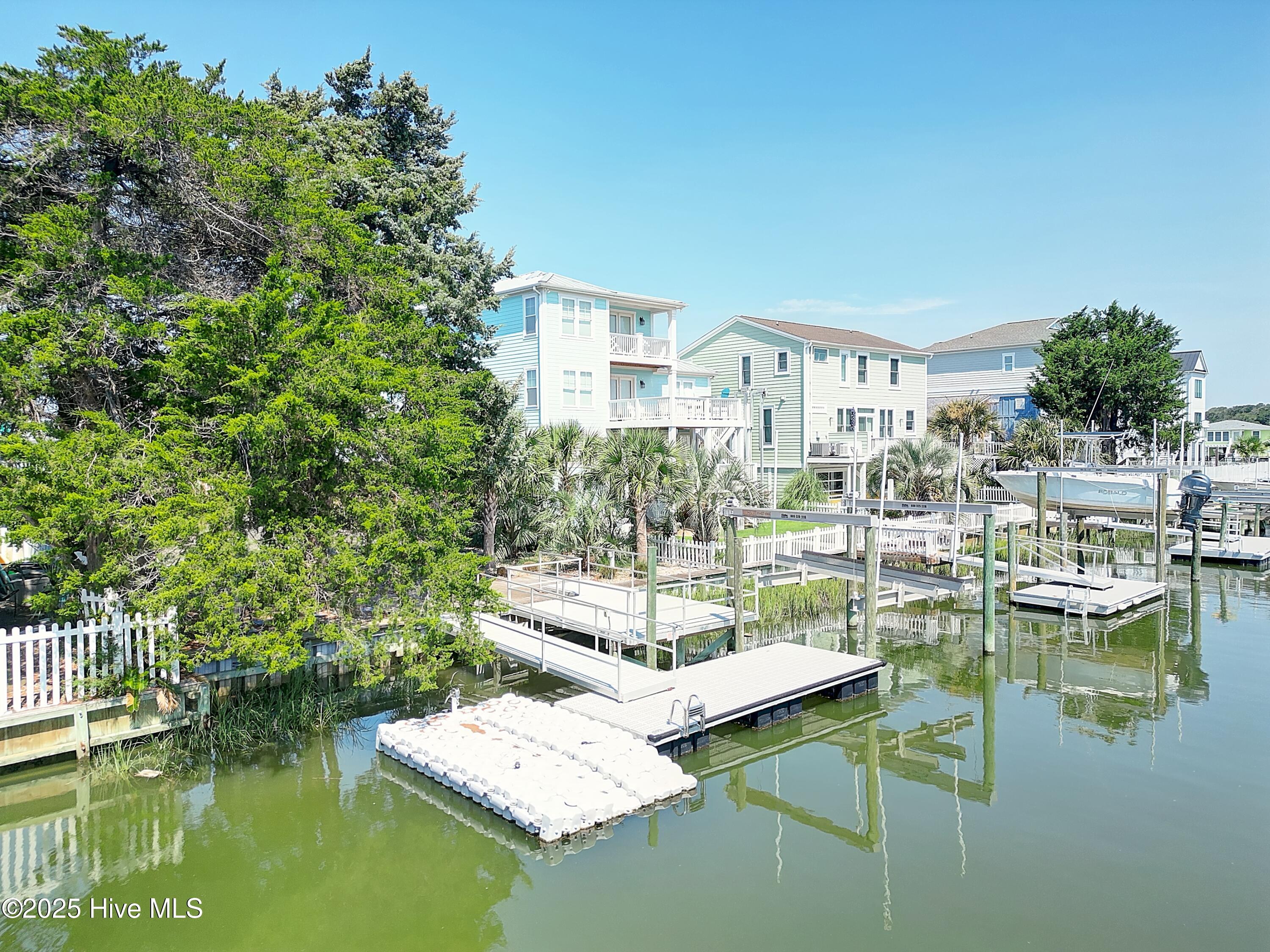 100521655 | Photo 13