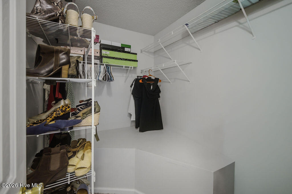 100565606 | Photo 58