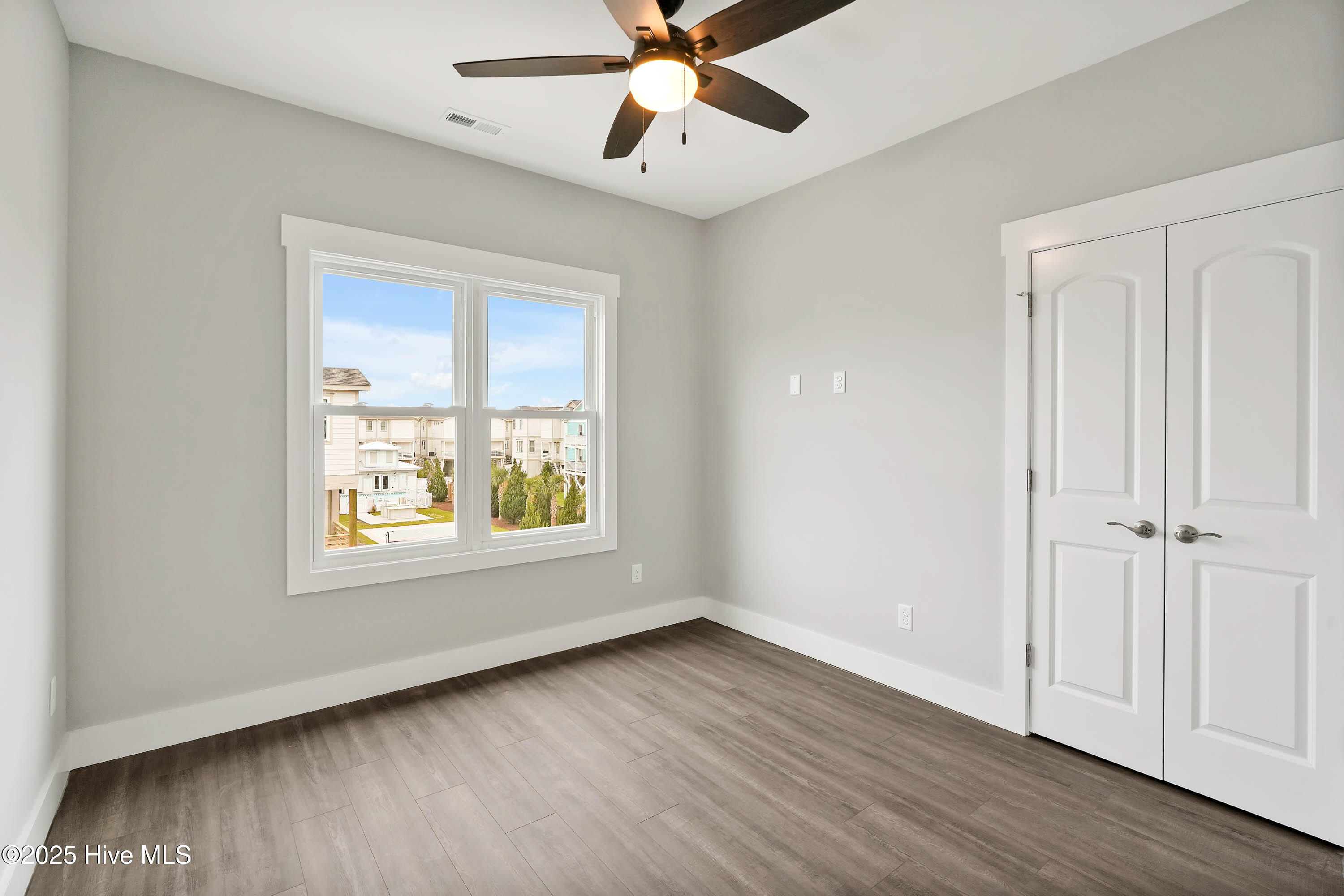 100540463 | Photo 20