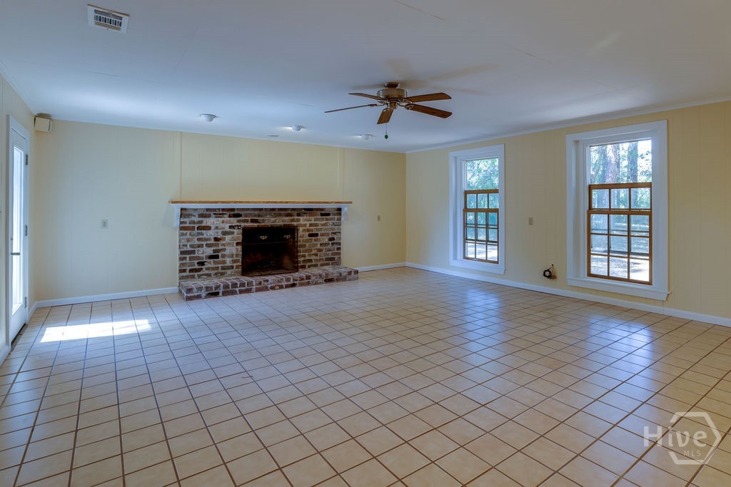 Family room w/ fireplace
