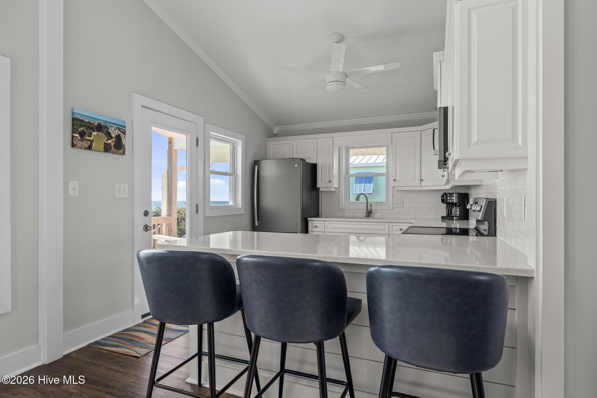 100552483 | Photo 26