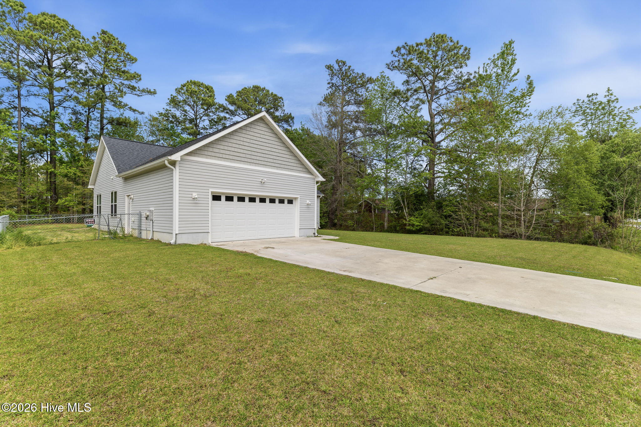 100565860 | Photo 32