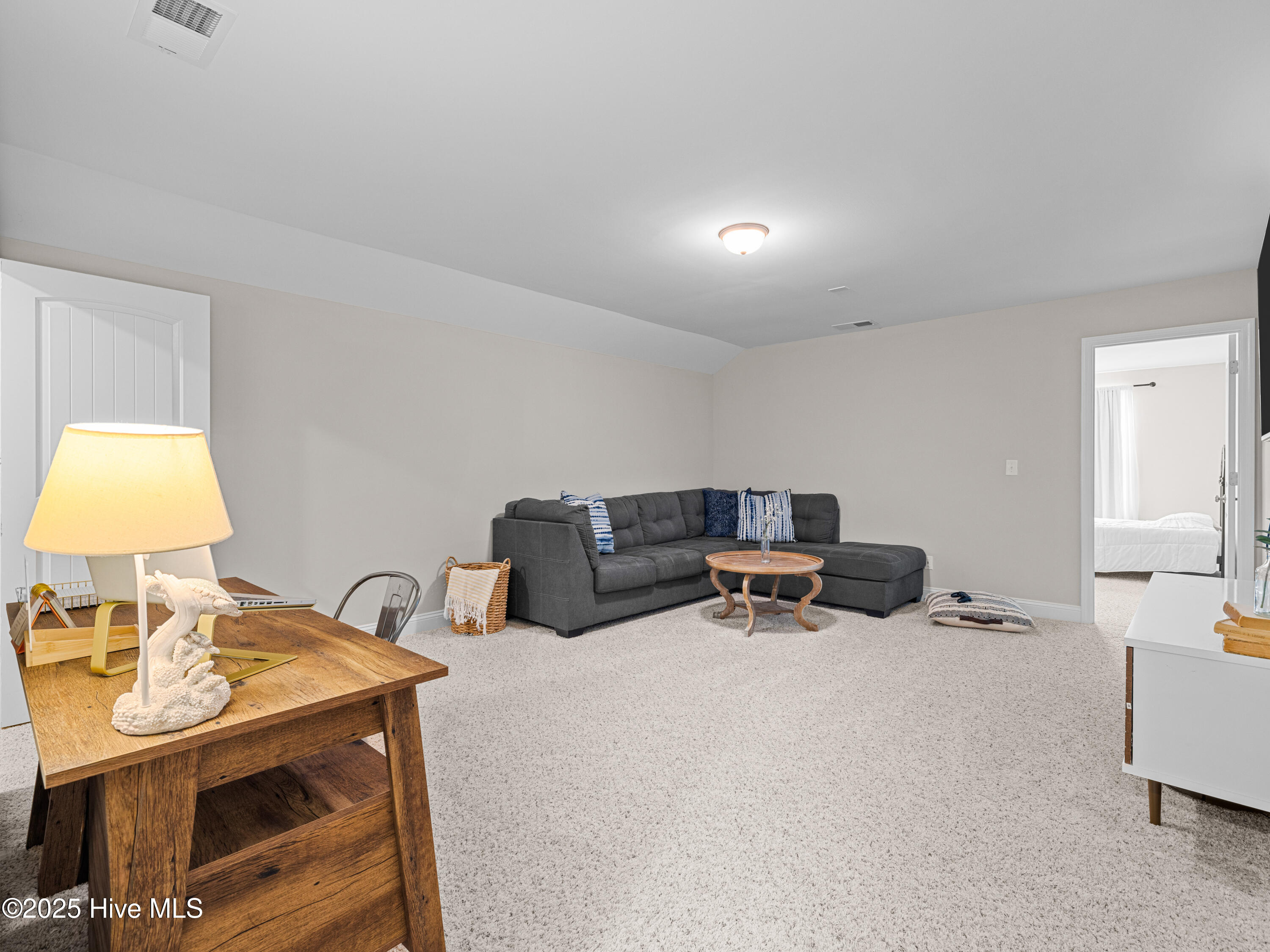 100535765 | Photo 58