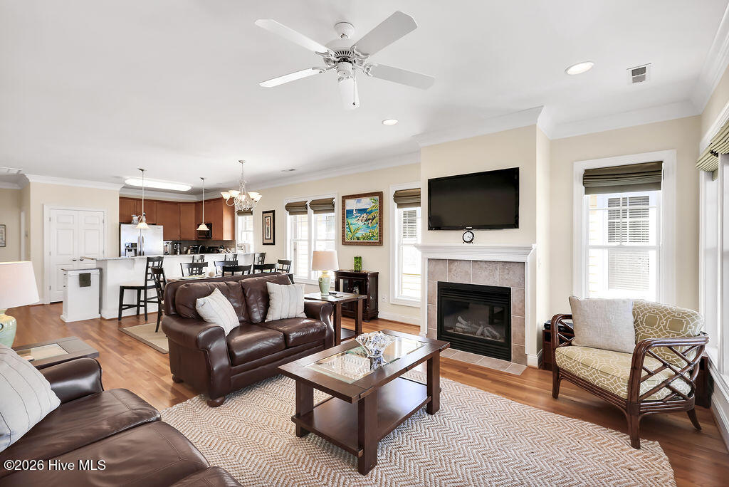 100564963 | Photo 57