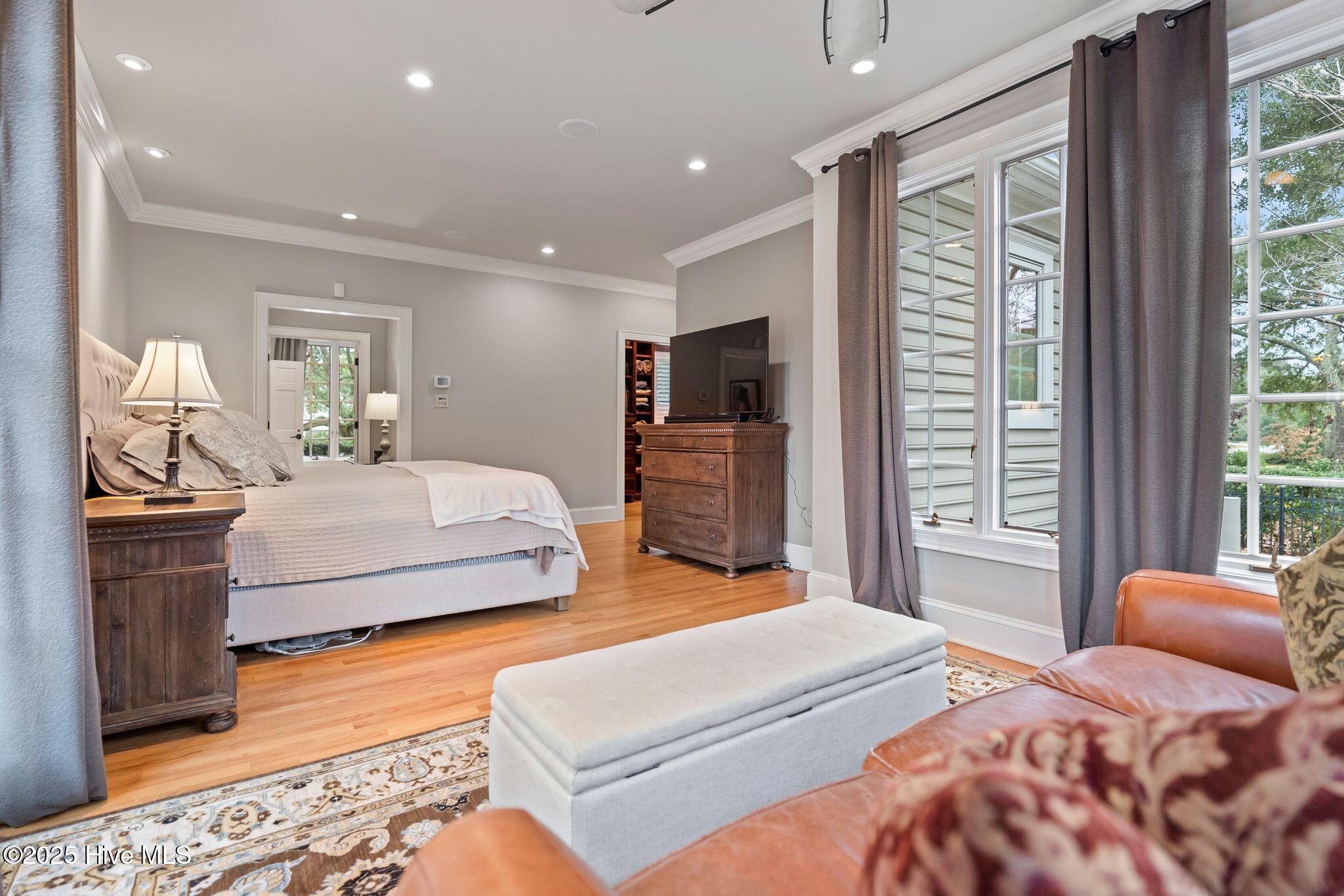 100530857 | Photo 27