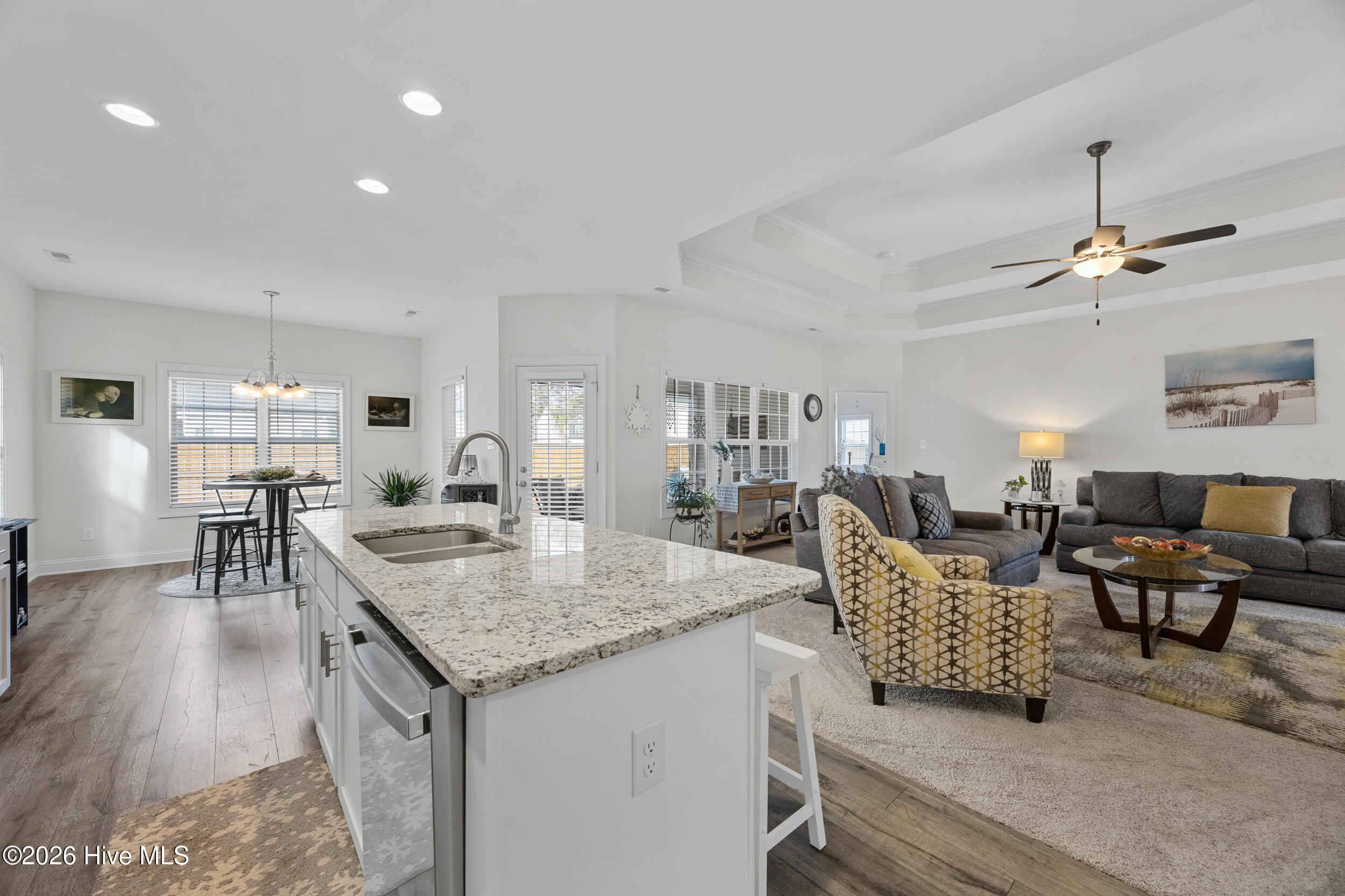 100547836 | Photo 18