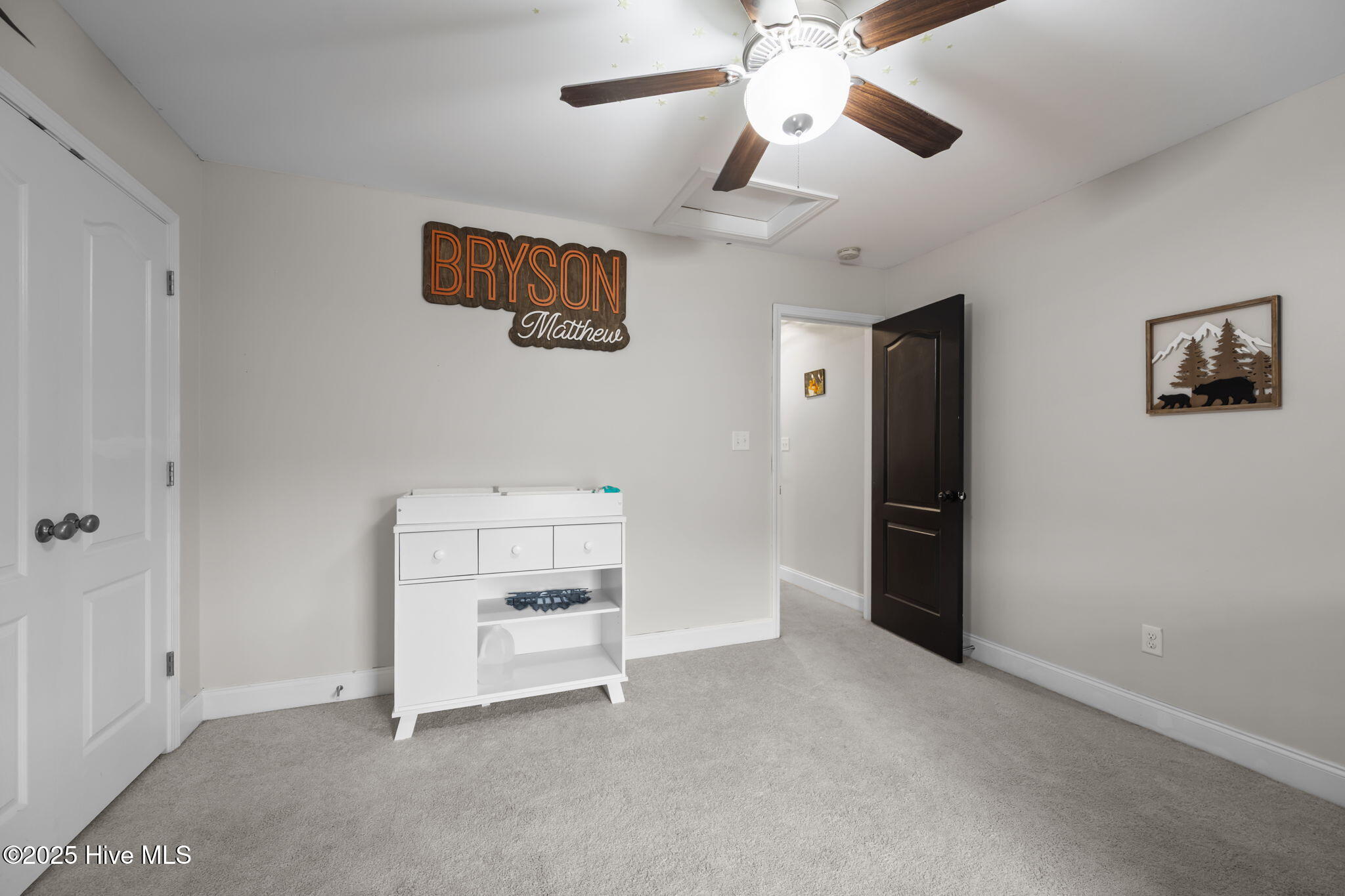 100543355 | Photo 29