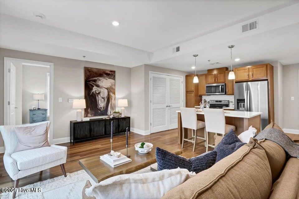 14 Grace Street 1120, Wilmington, NC 28401 – photo 12: Living area/kitchen