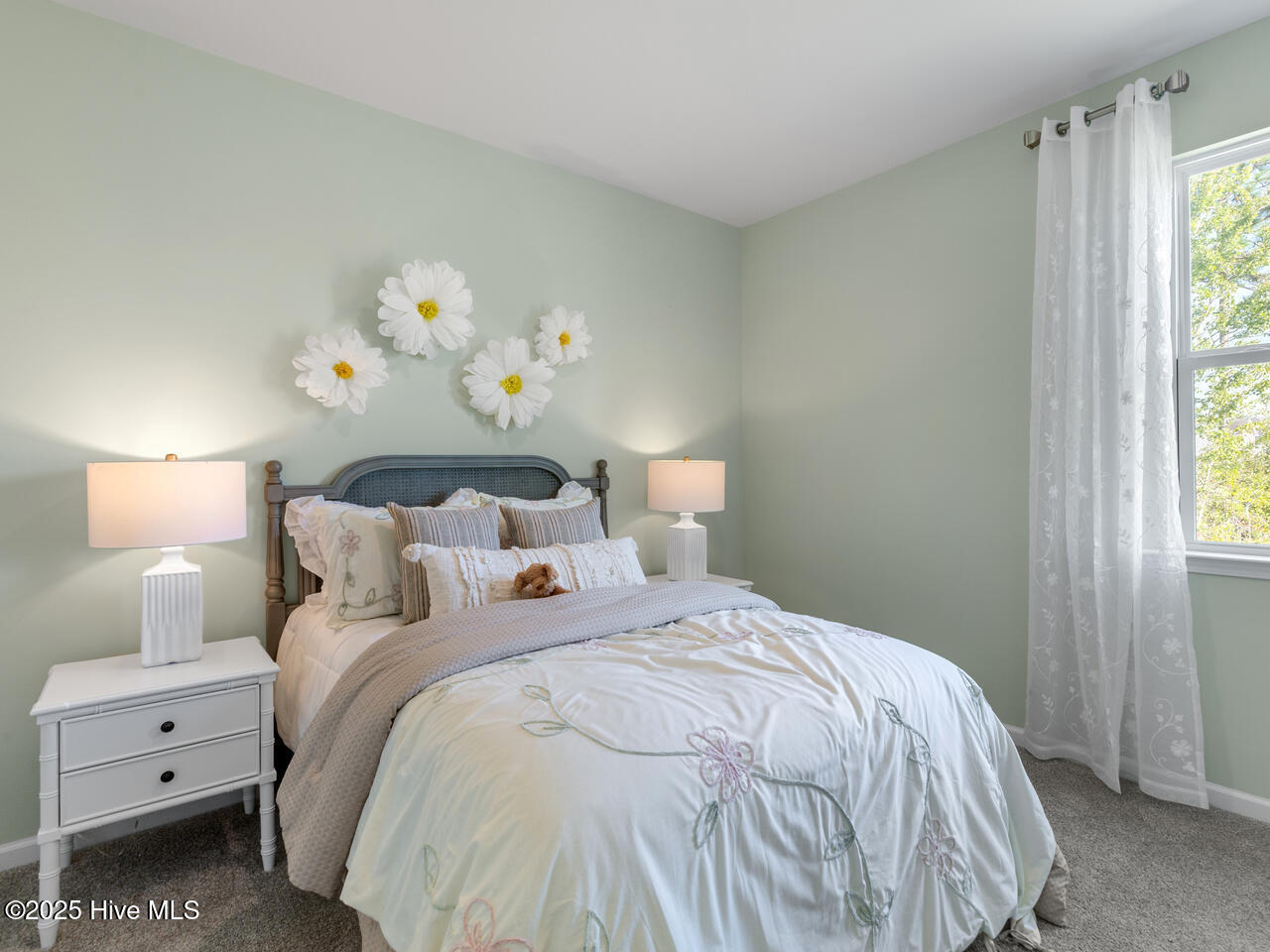 100563914 | Photo 30