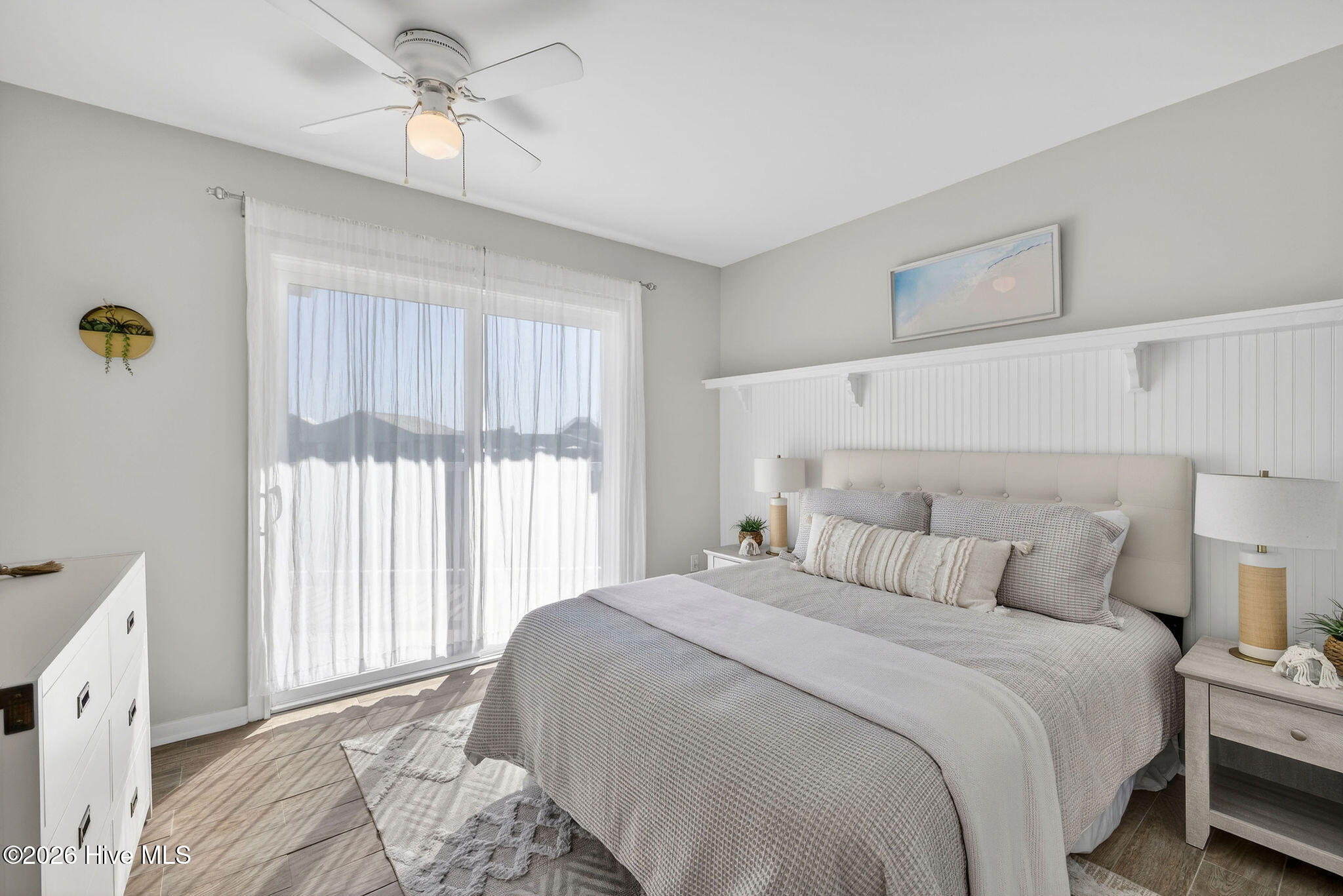 100554863 | Photo 18