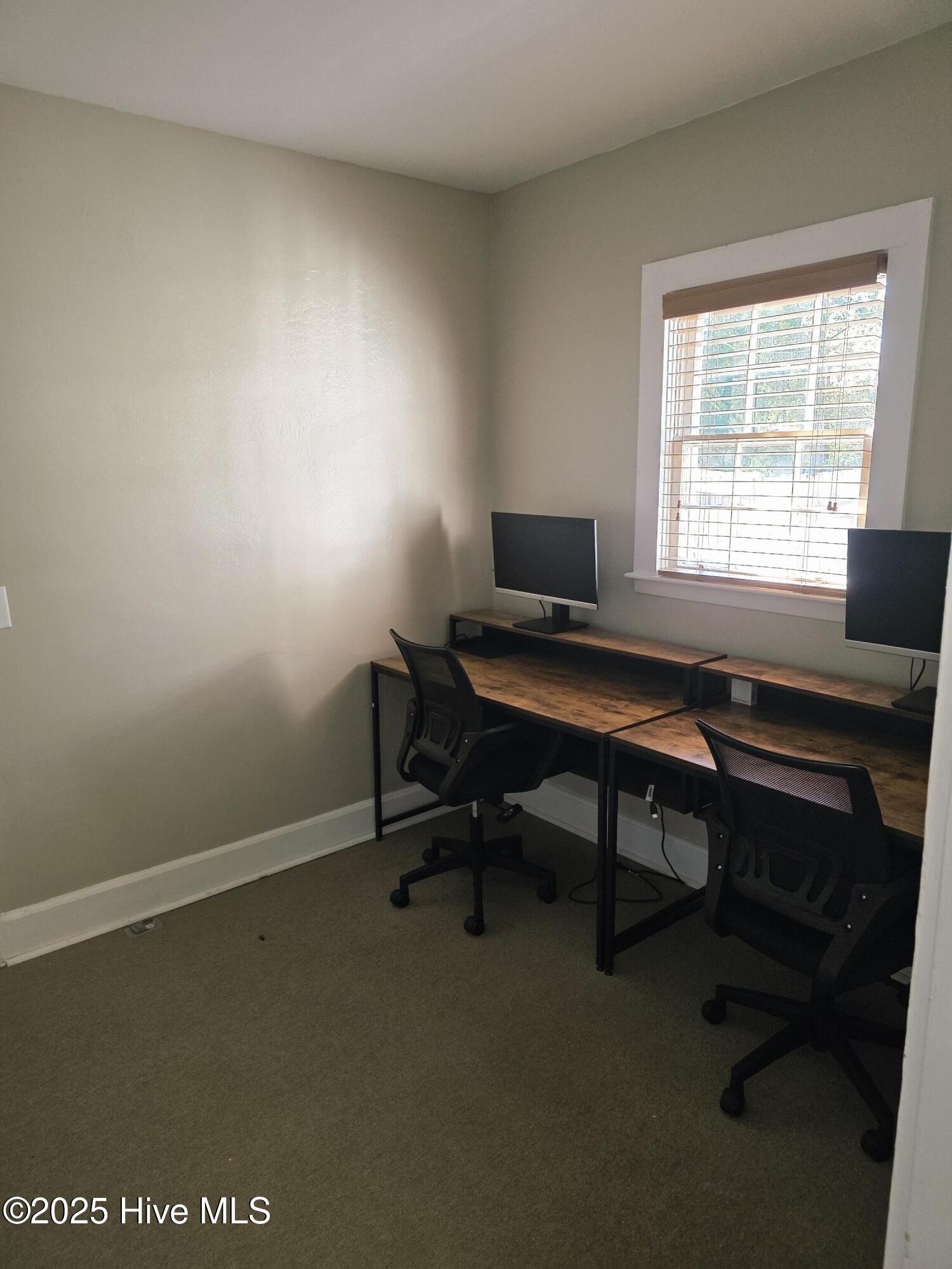 100537644 | Photo 11