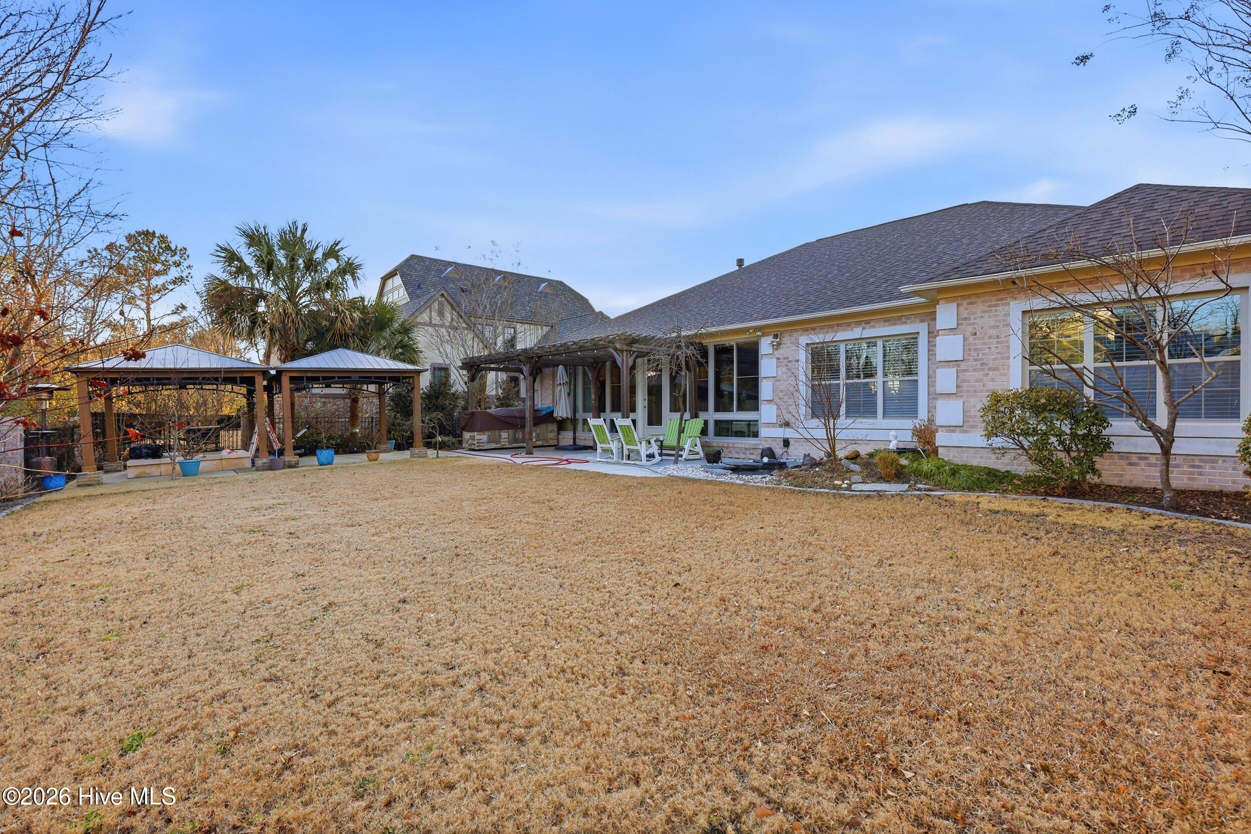 100567048 | Photo 38