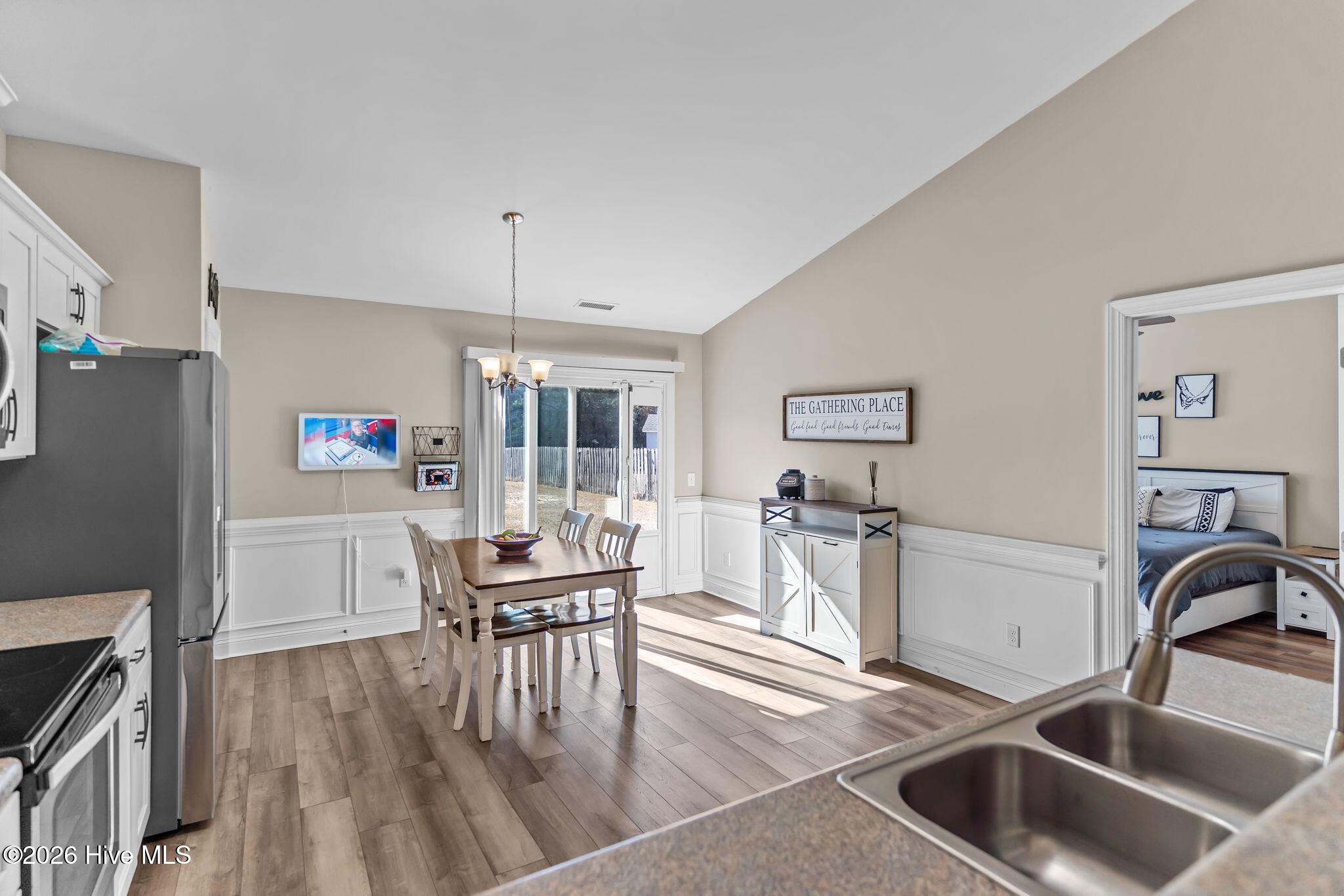 100550911 | Photo 17