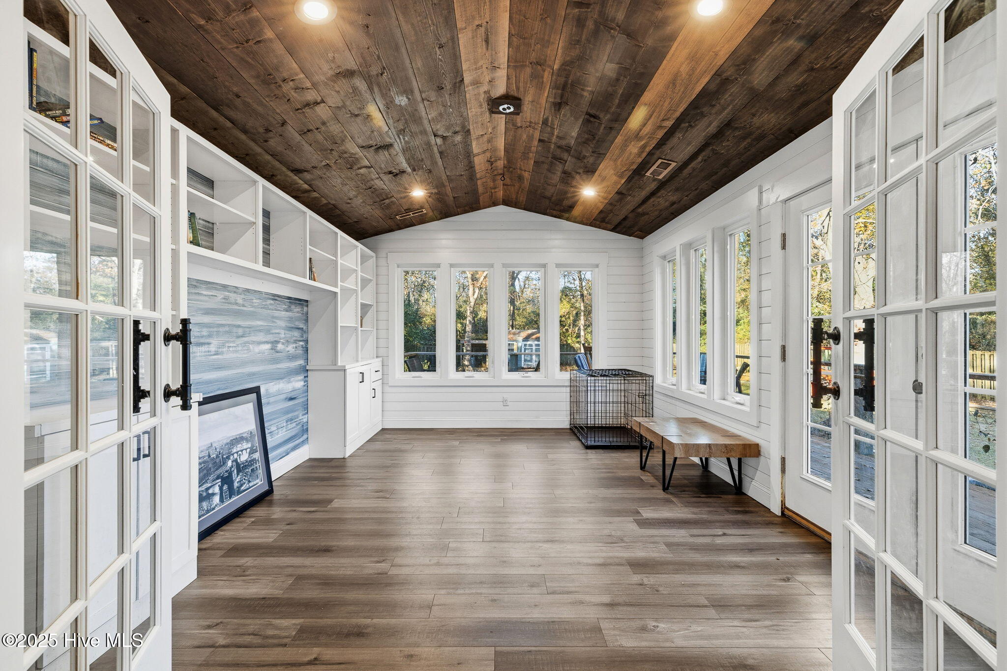 100545269 | Photo 28