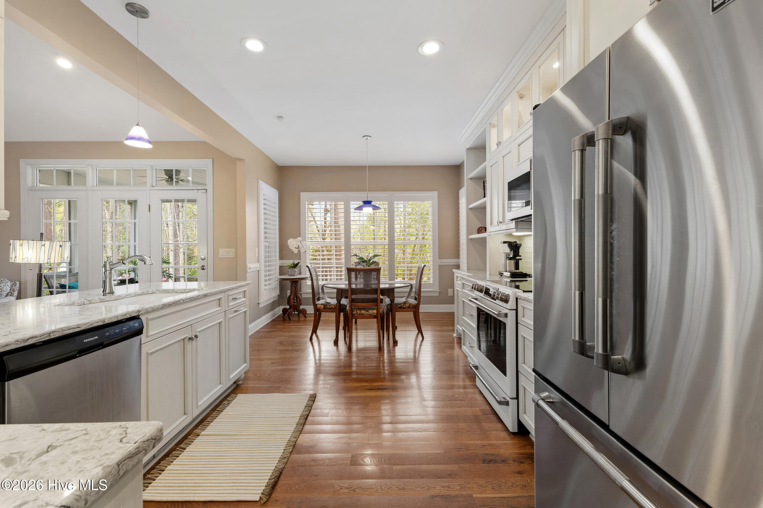 100564040 | Photo 16