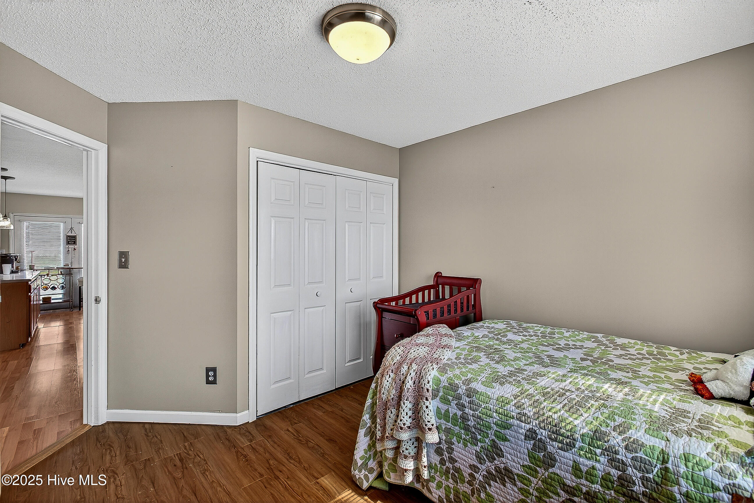 100537461 | Photo 21