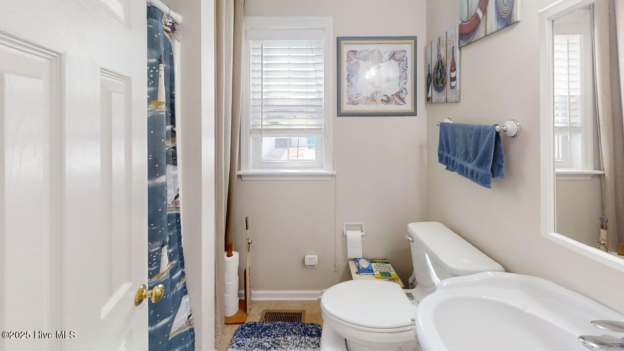 100560010 | Photo 16