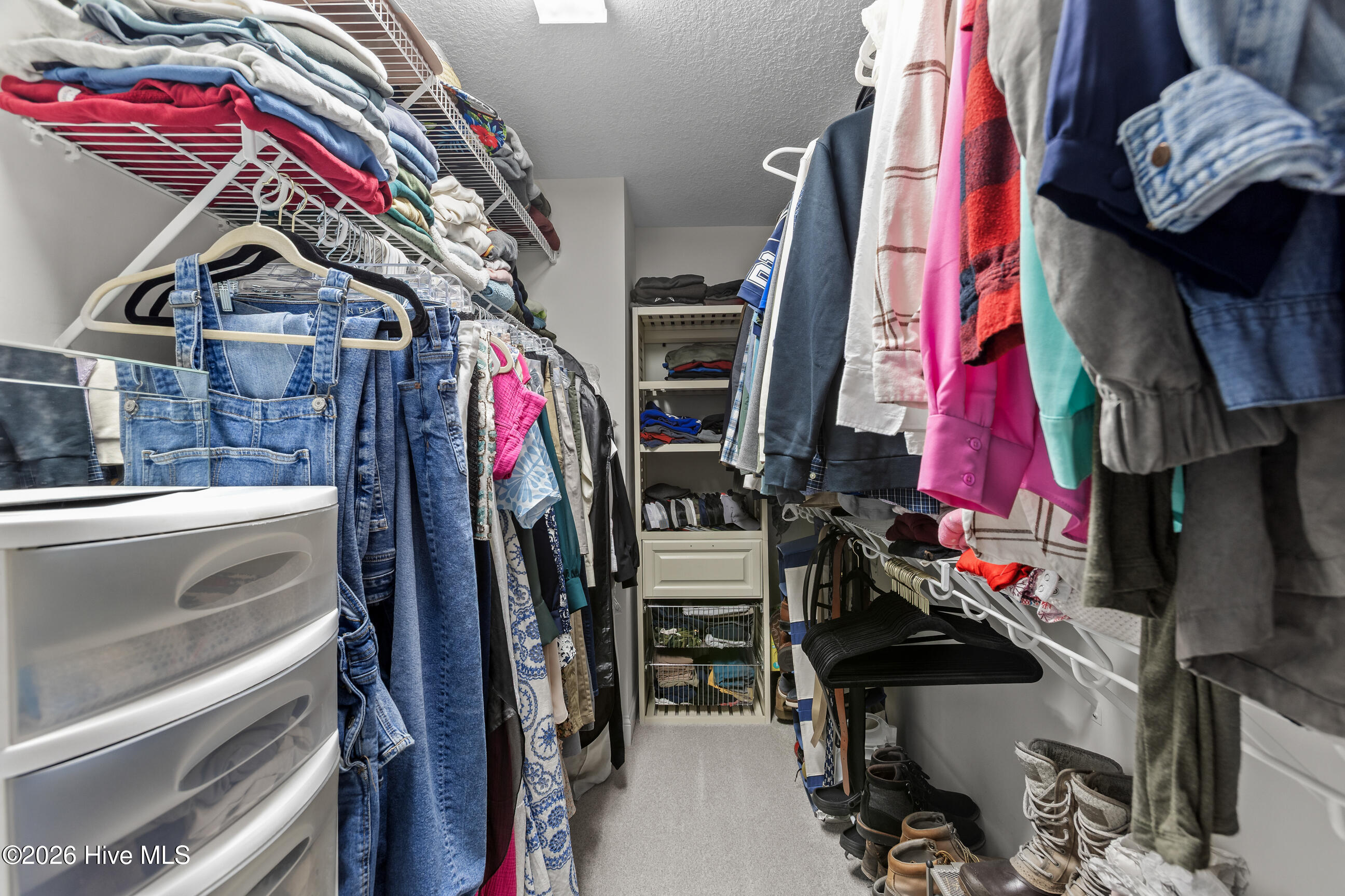 100564730 | Photo 24