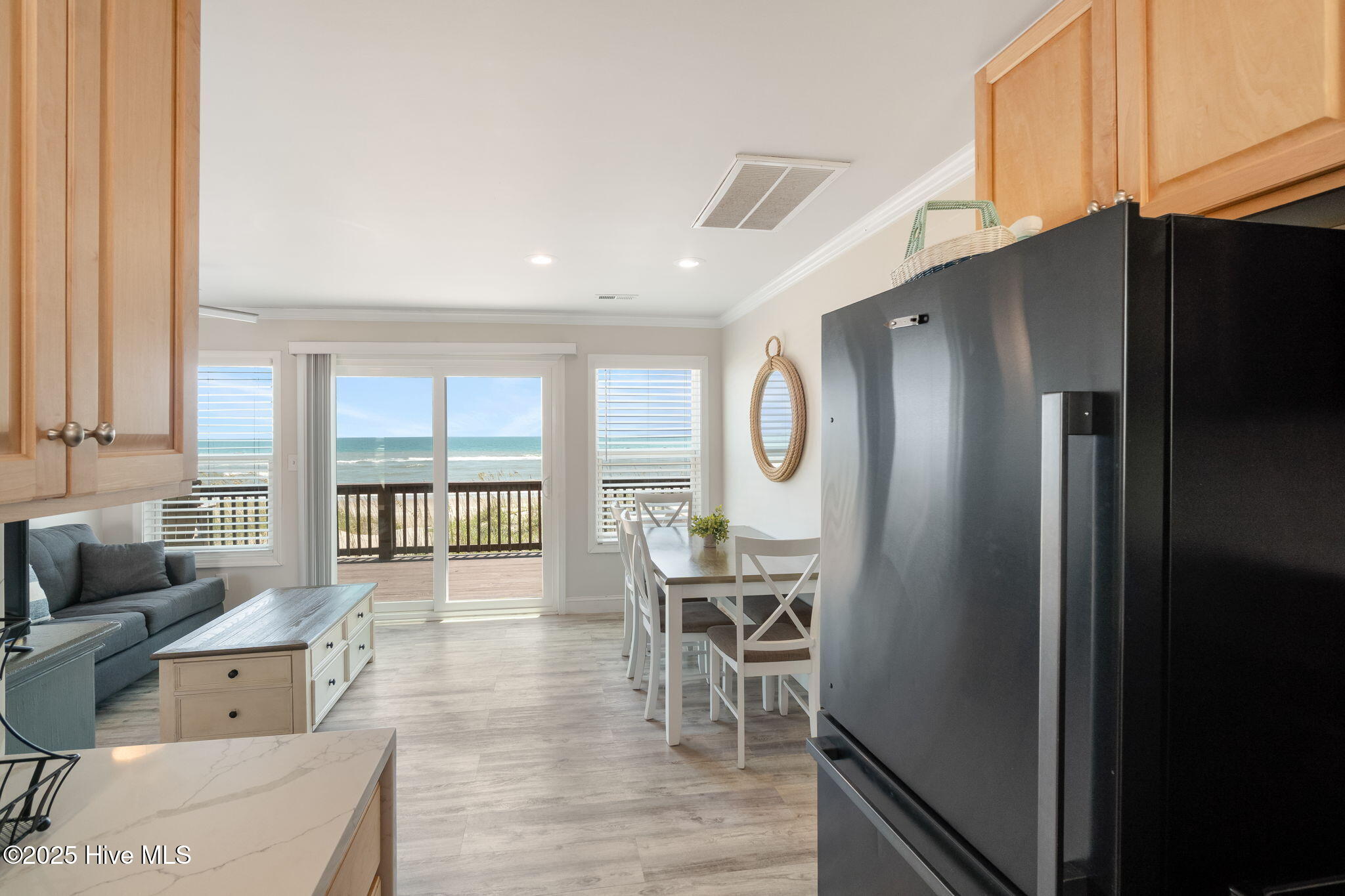 100520920 | Photo 13