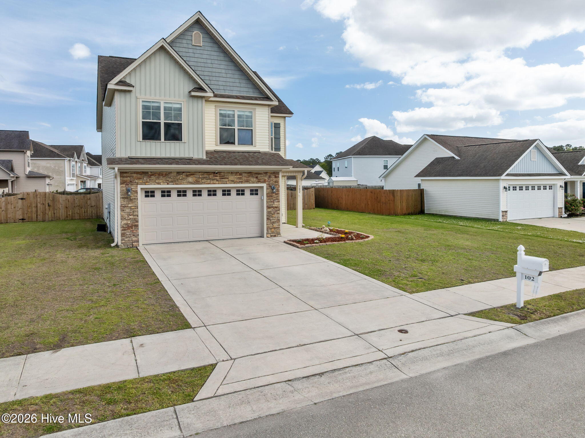 100567212 | Photo 50