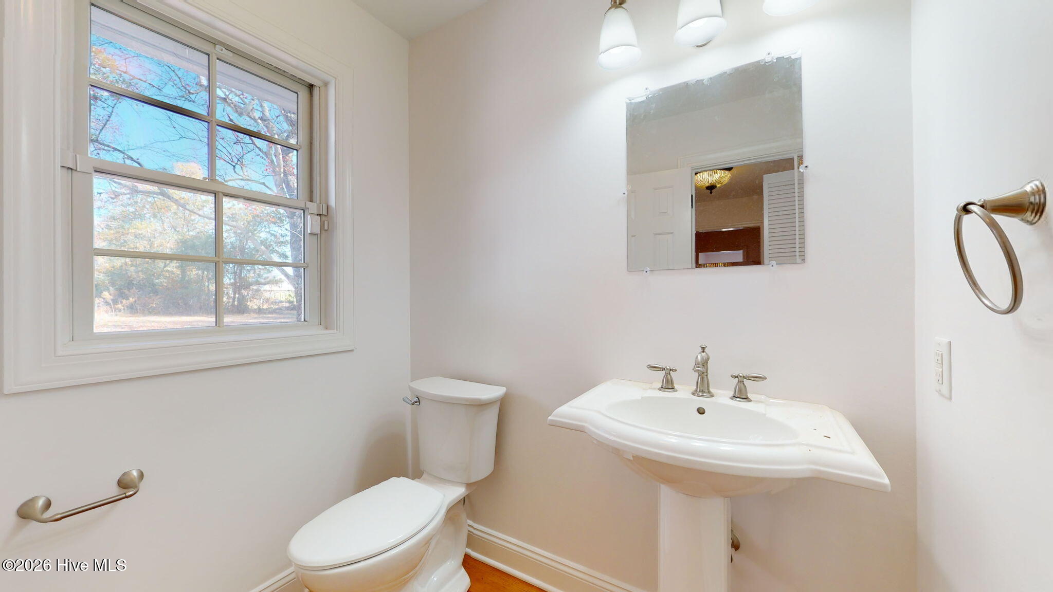 100554619 | Photo 34