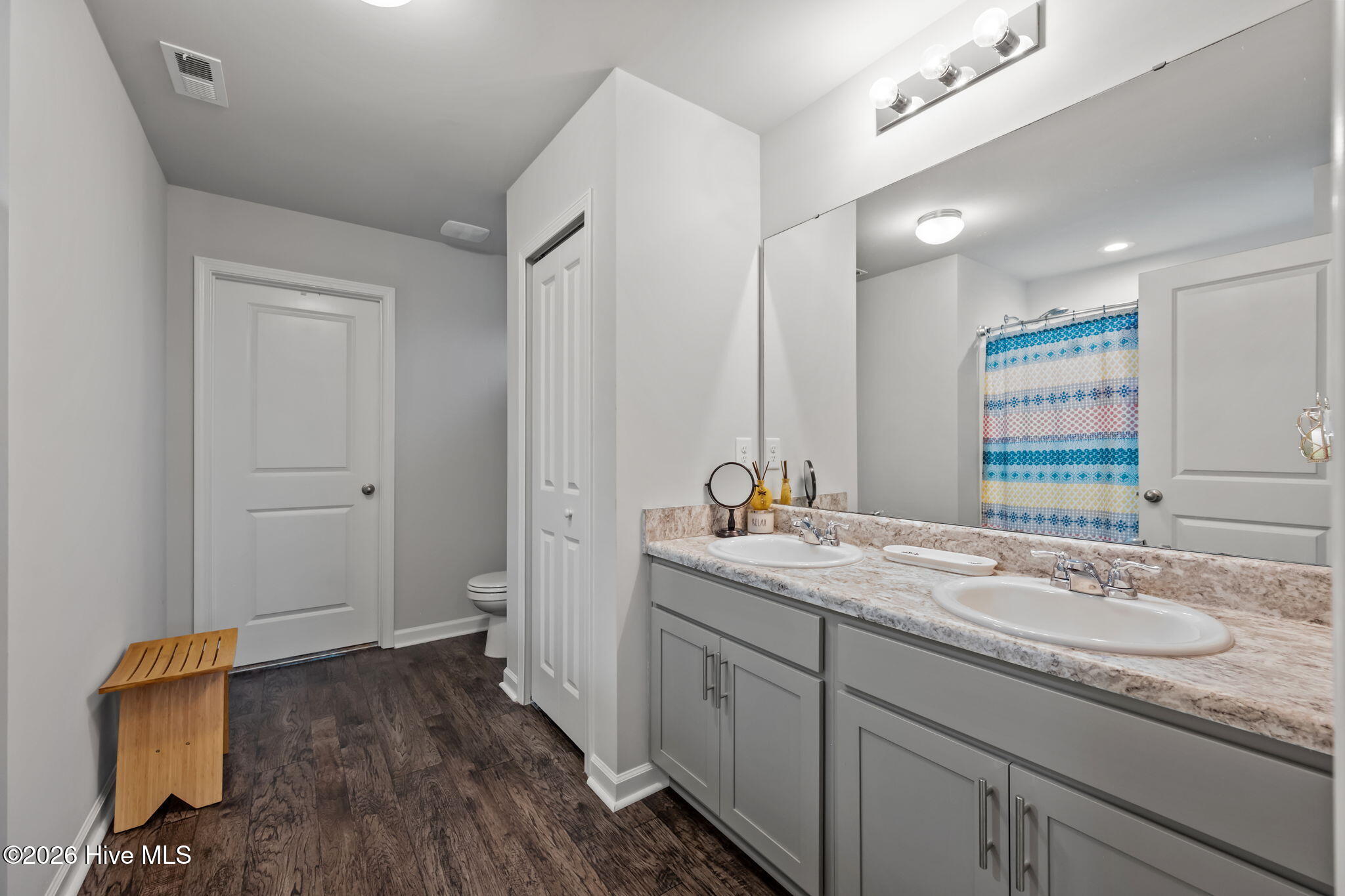 100552202 | Photo 41