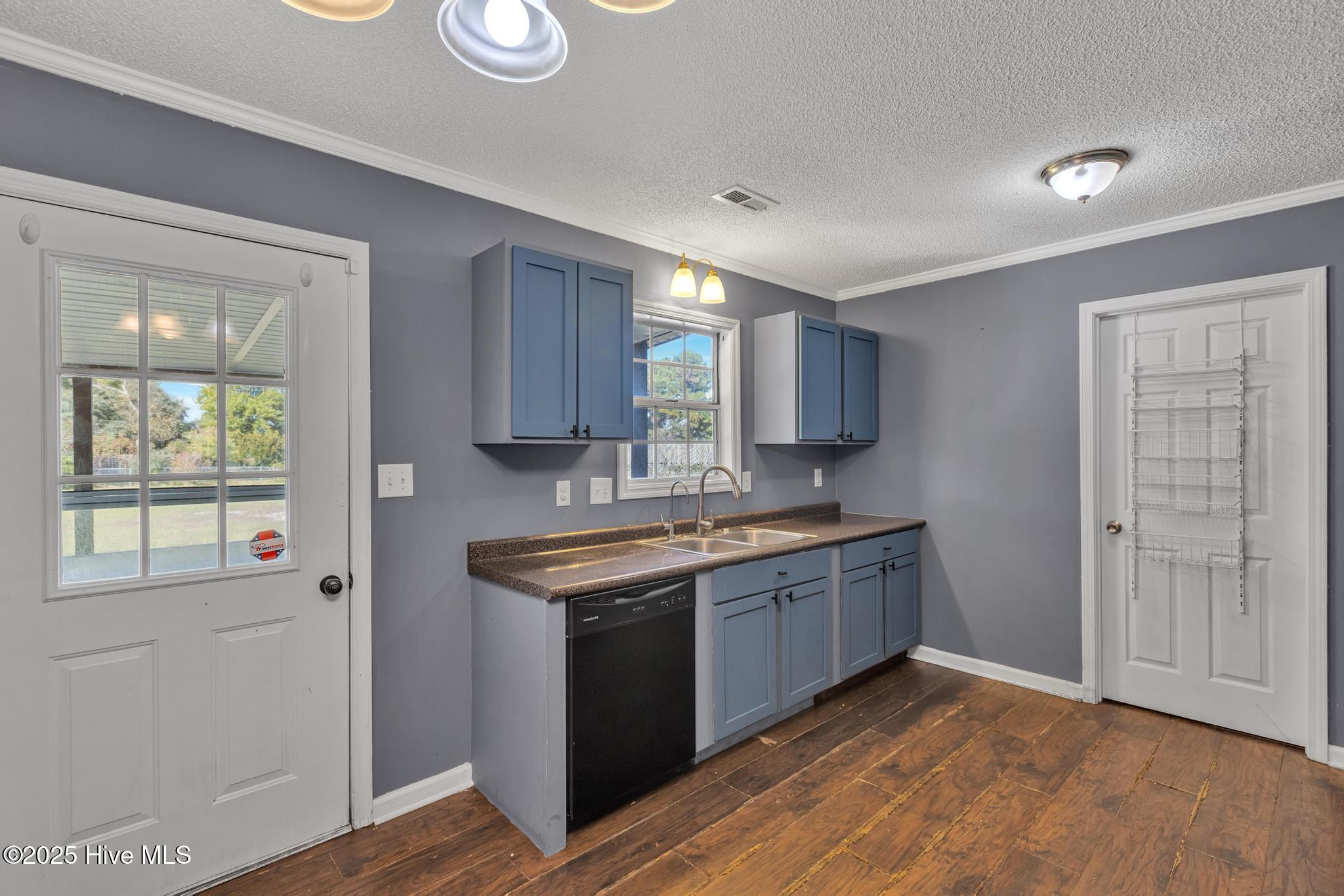 100539855 | Photo 10