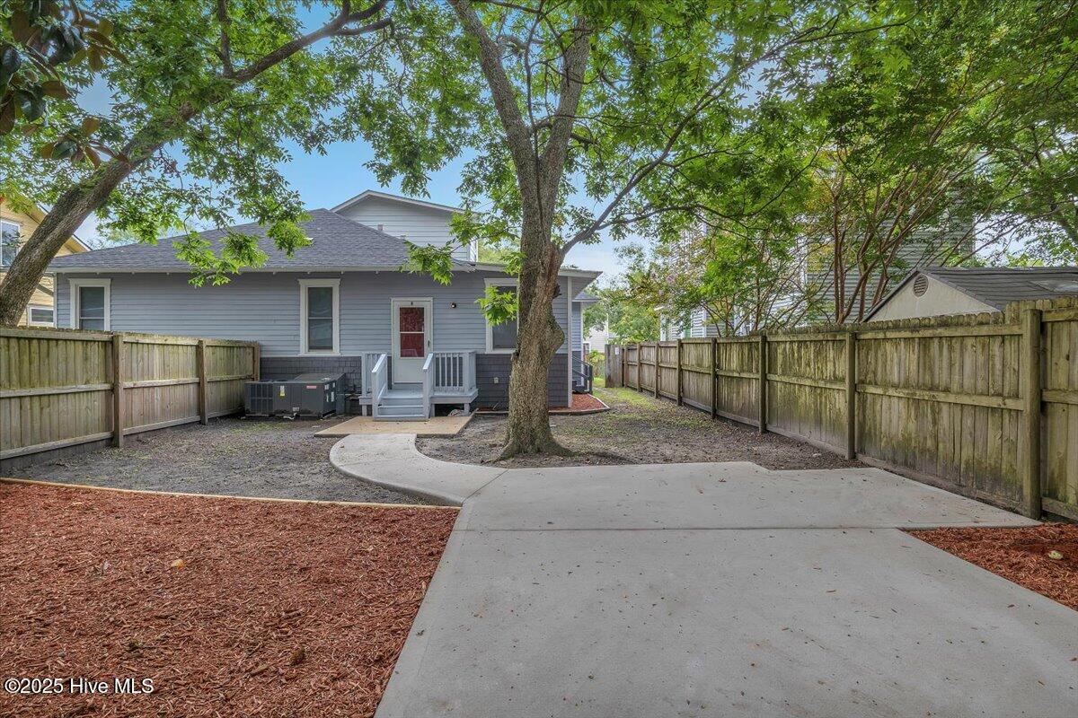 100525423 | Photo 51