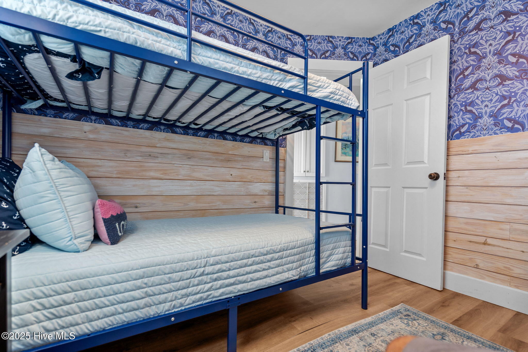 100529257 | Photo 39