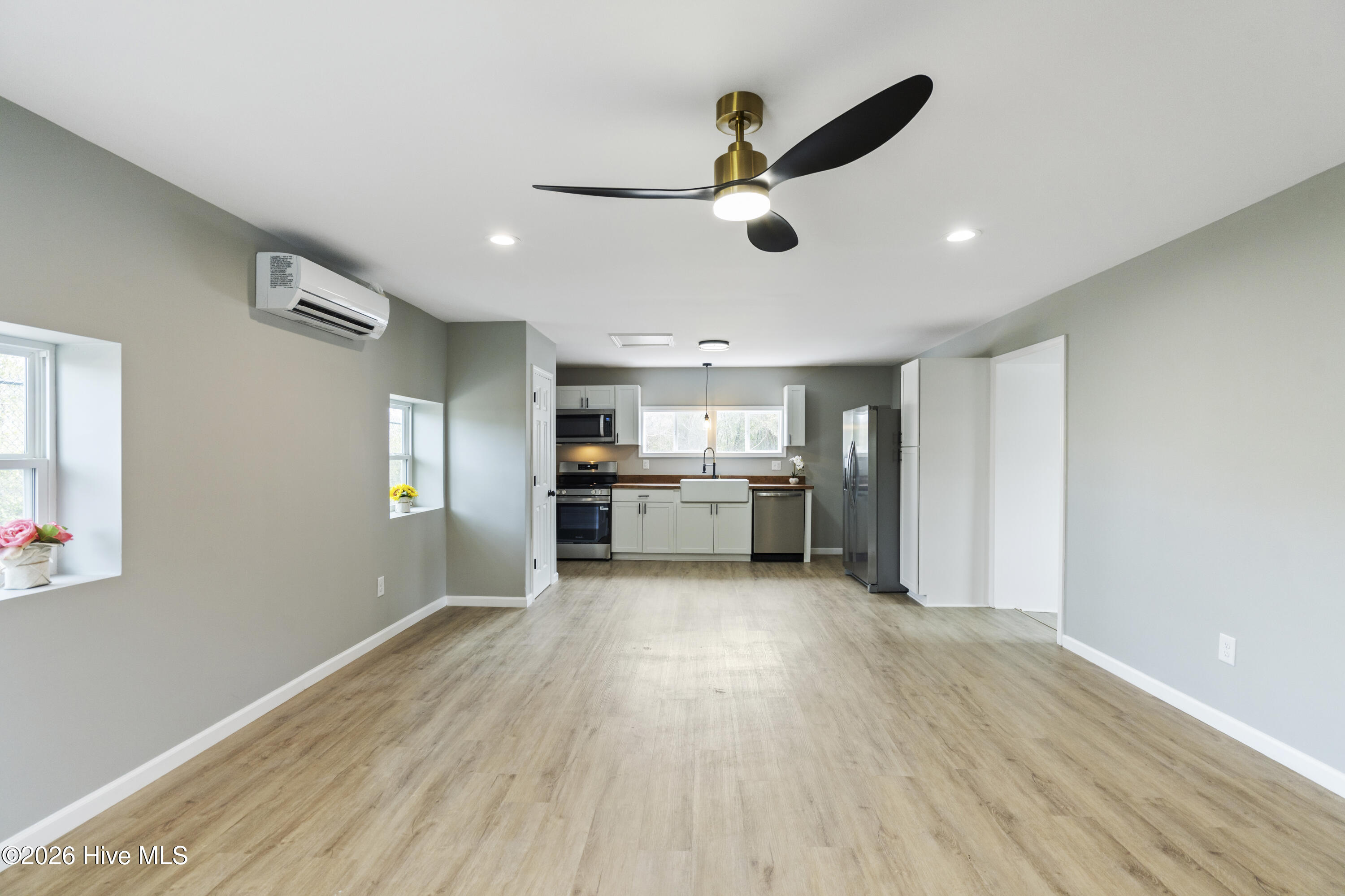 100556703 | Photo 17